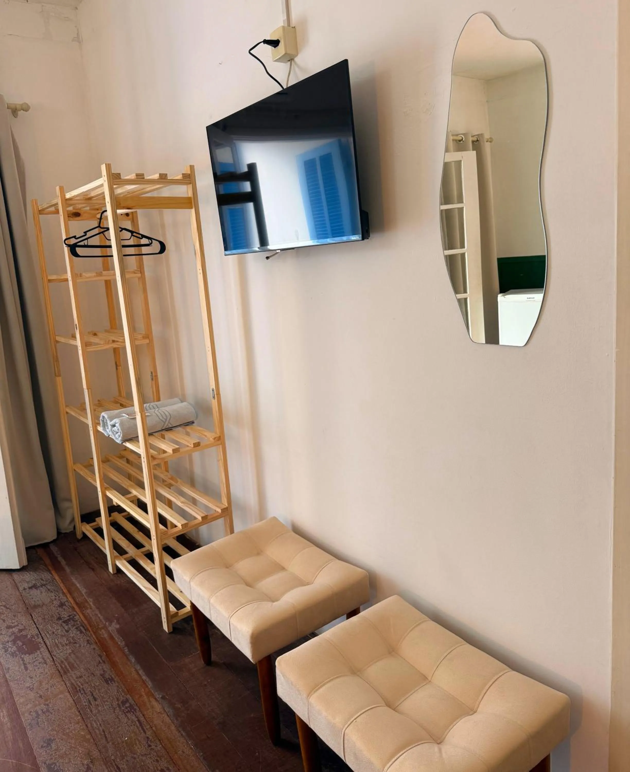 HOTEL MONTANAS