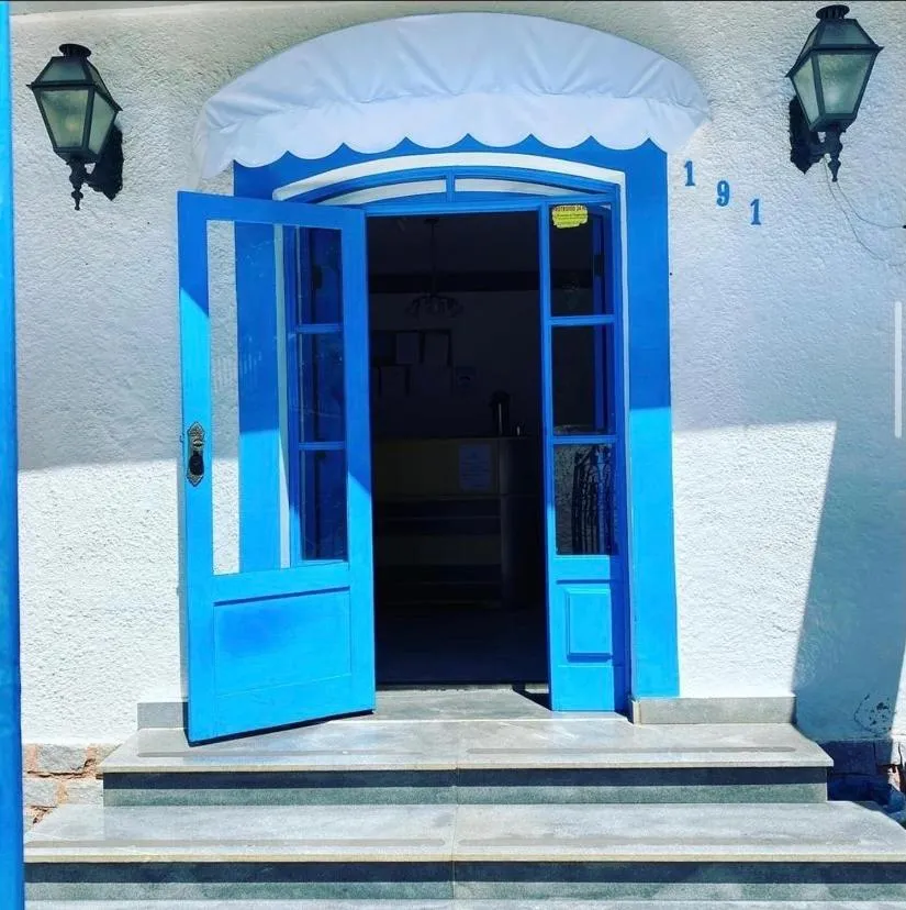HOTEL MONTANAS