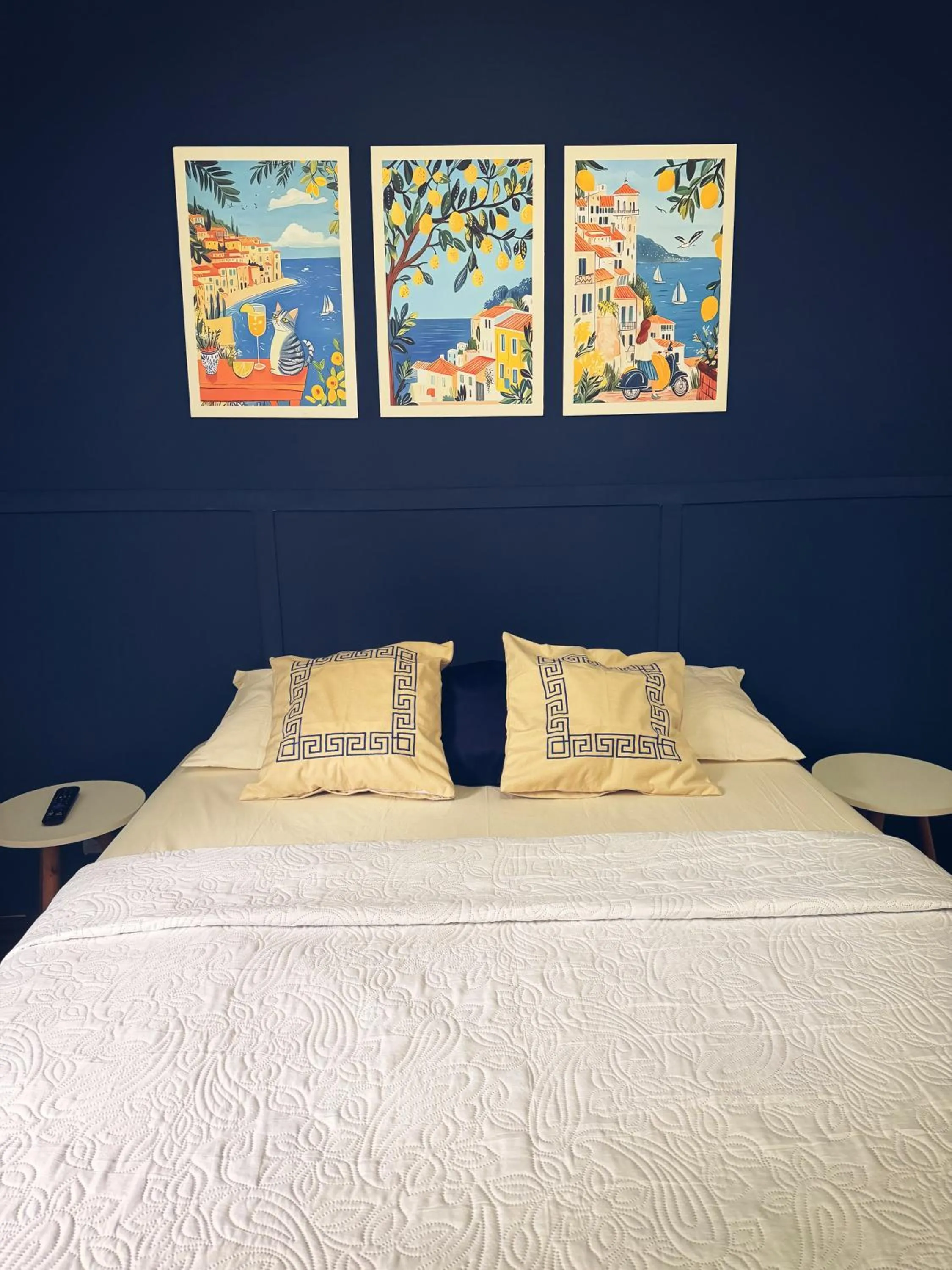 Bed in HOTEL MONTANAS
