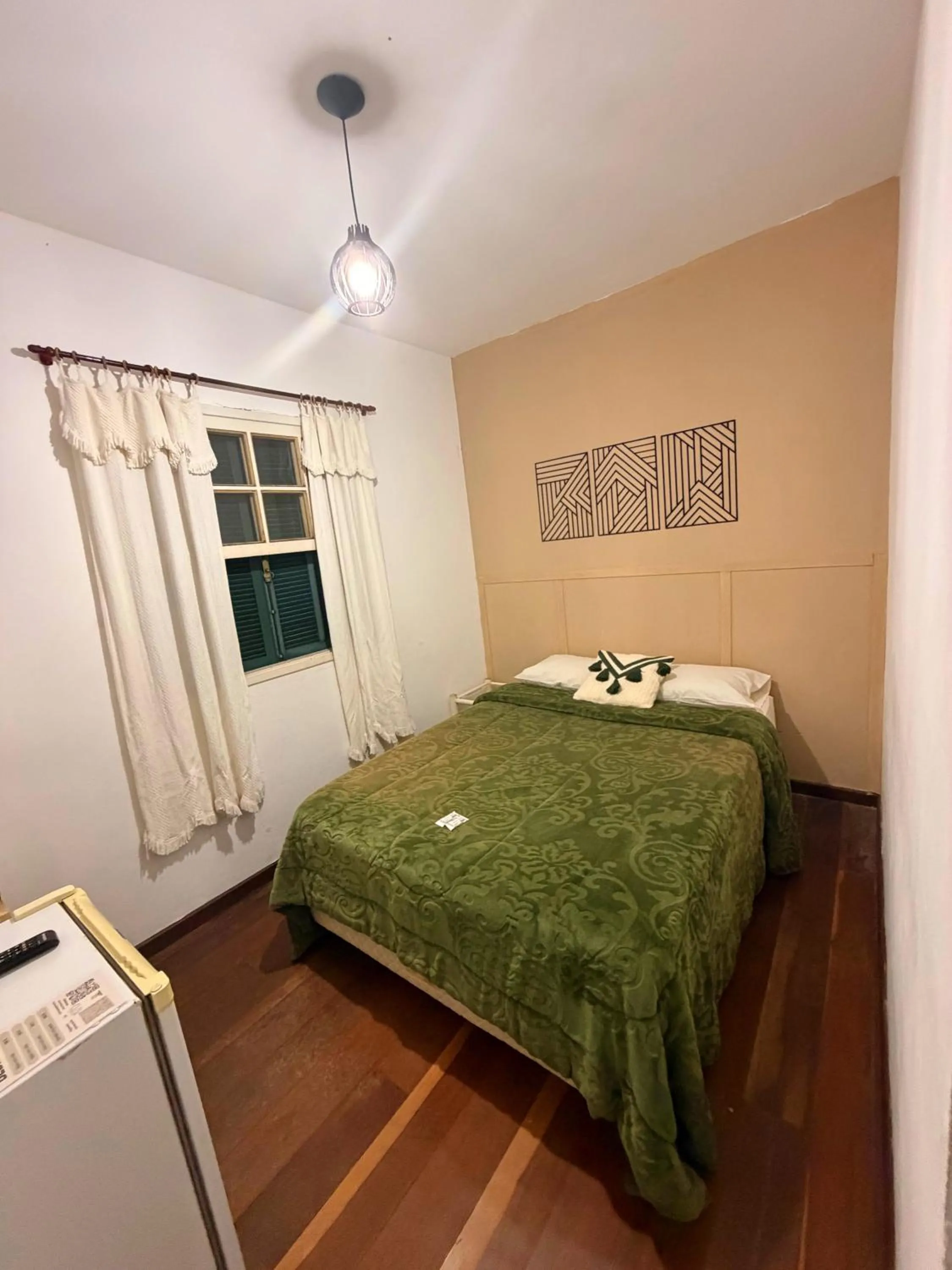 Bed in HOTEL MONTANAS