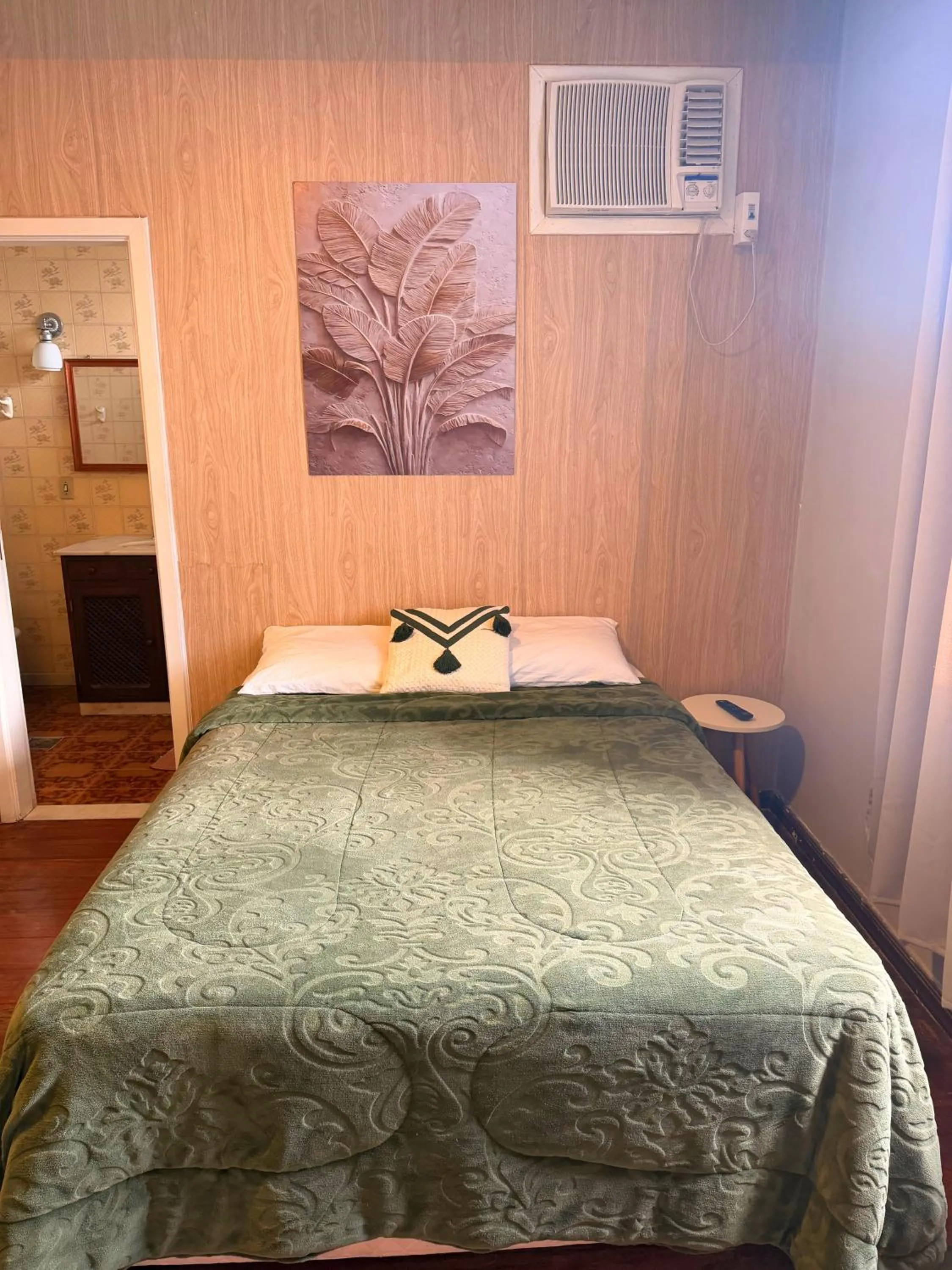 Bed in HOTEL MONTANAS