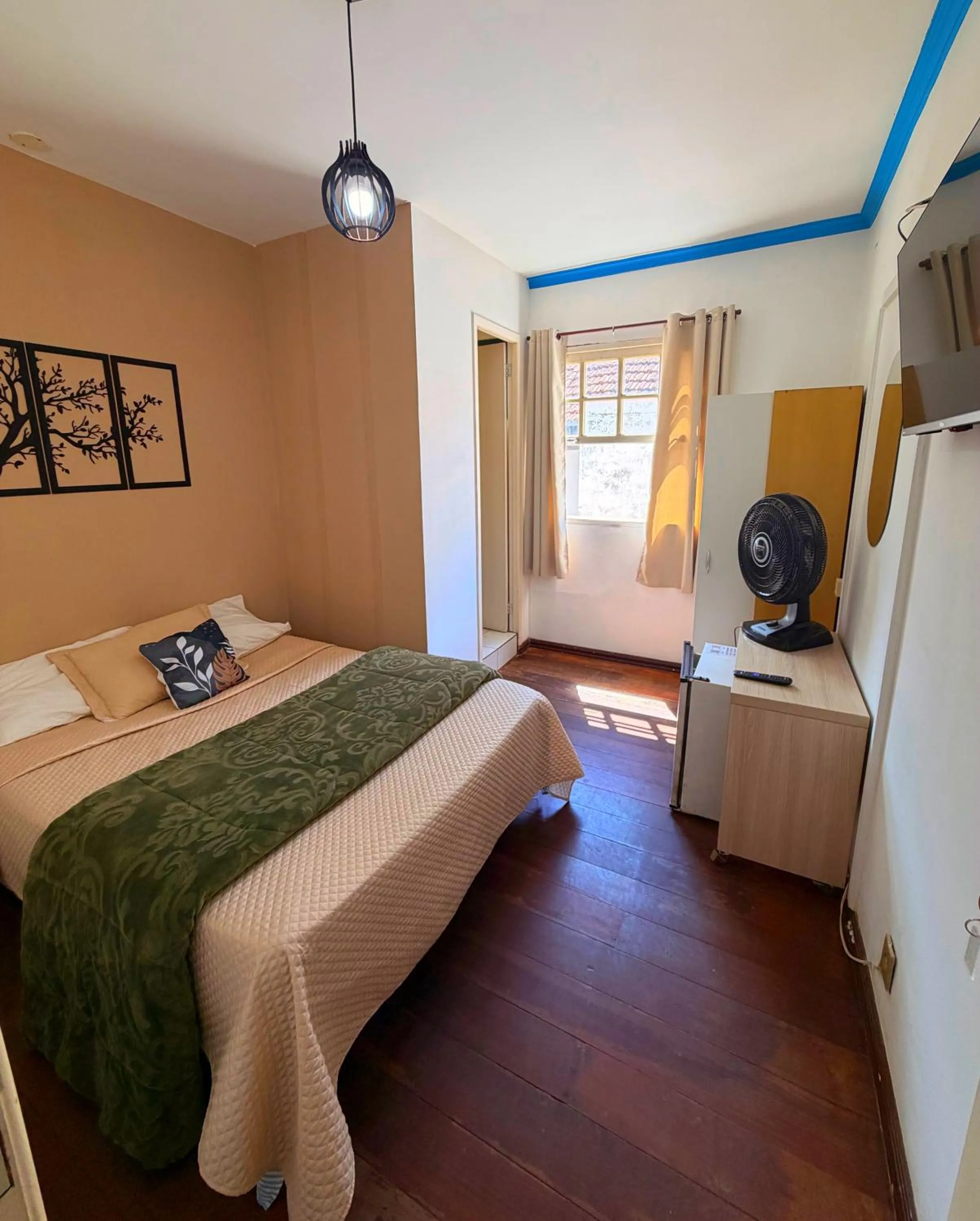 Bed in HOTEL MONTANAS