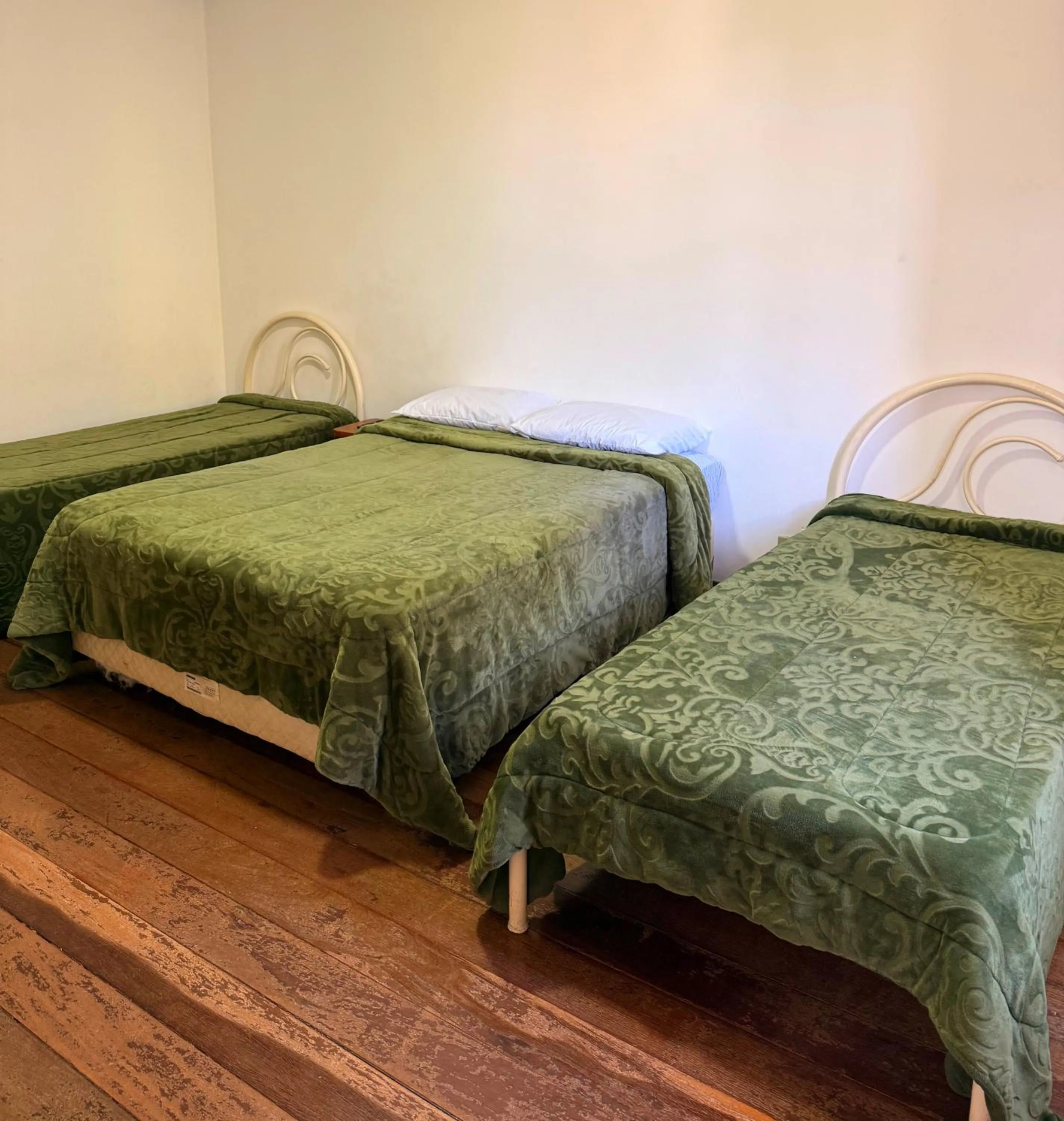 Bed in HOTEL MONTANAS
