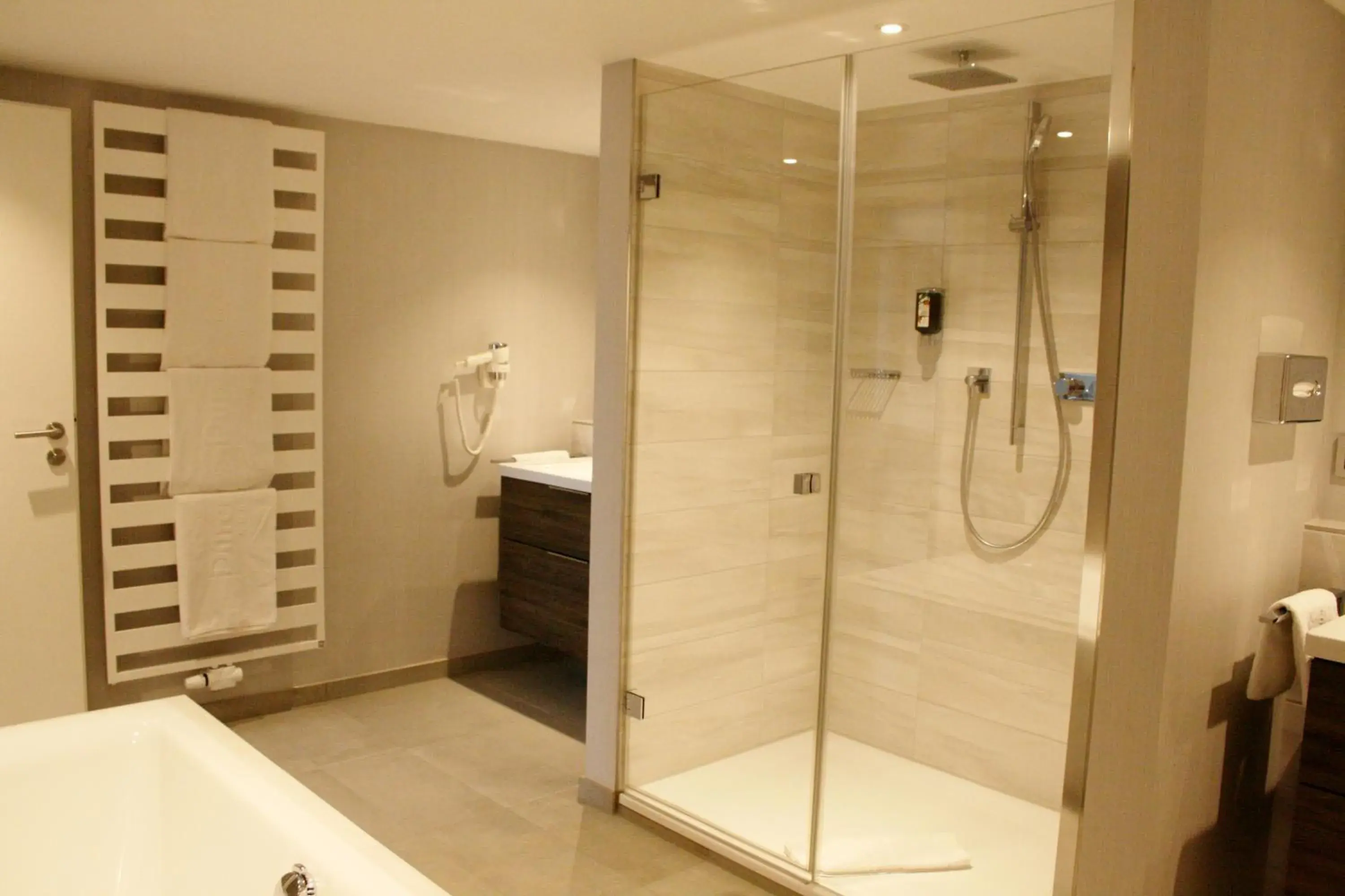Photo of the whole room, Bathroom in Durer-Hotel