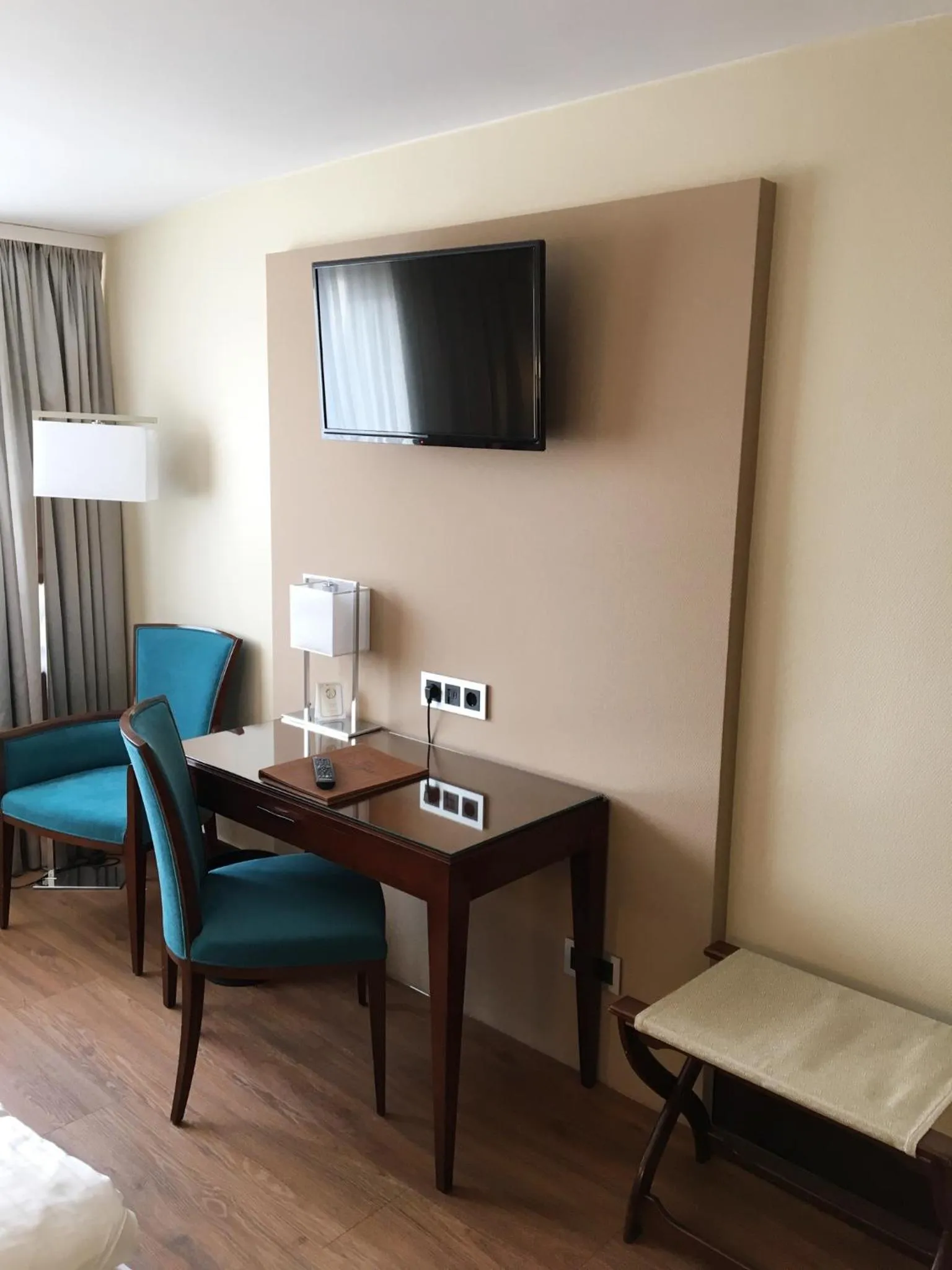 Photo of the whole room in Dürer-Hotel