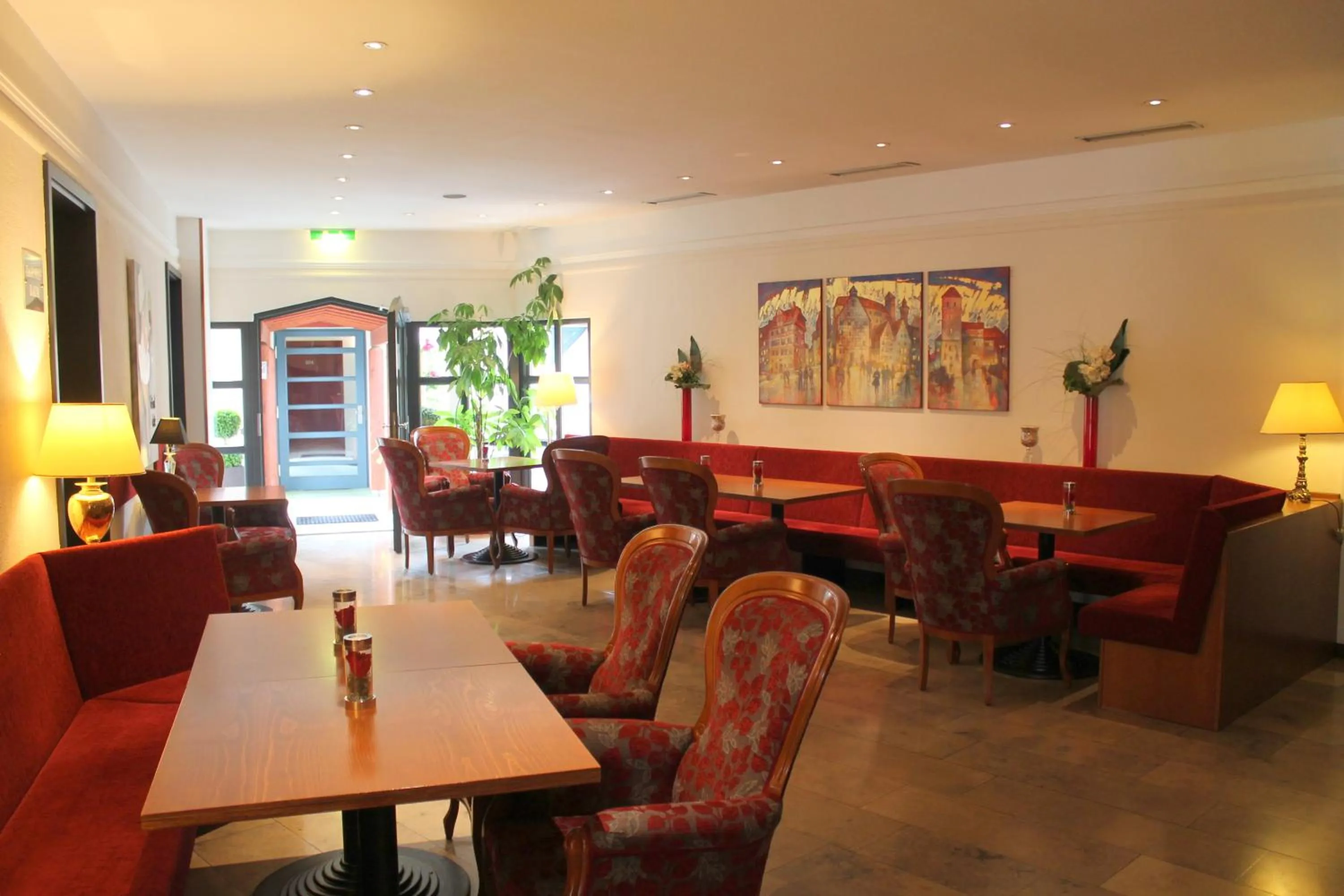 Communal lounge/ TV room in Dürer-Hotel