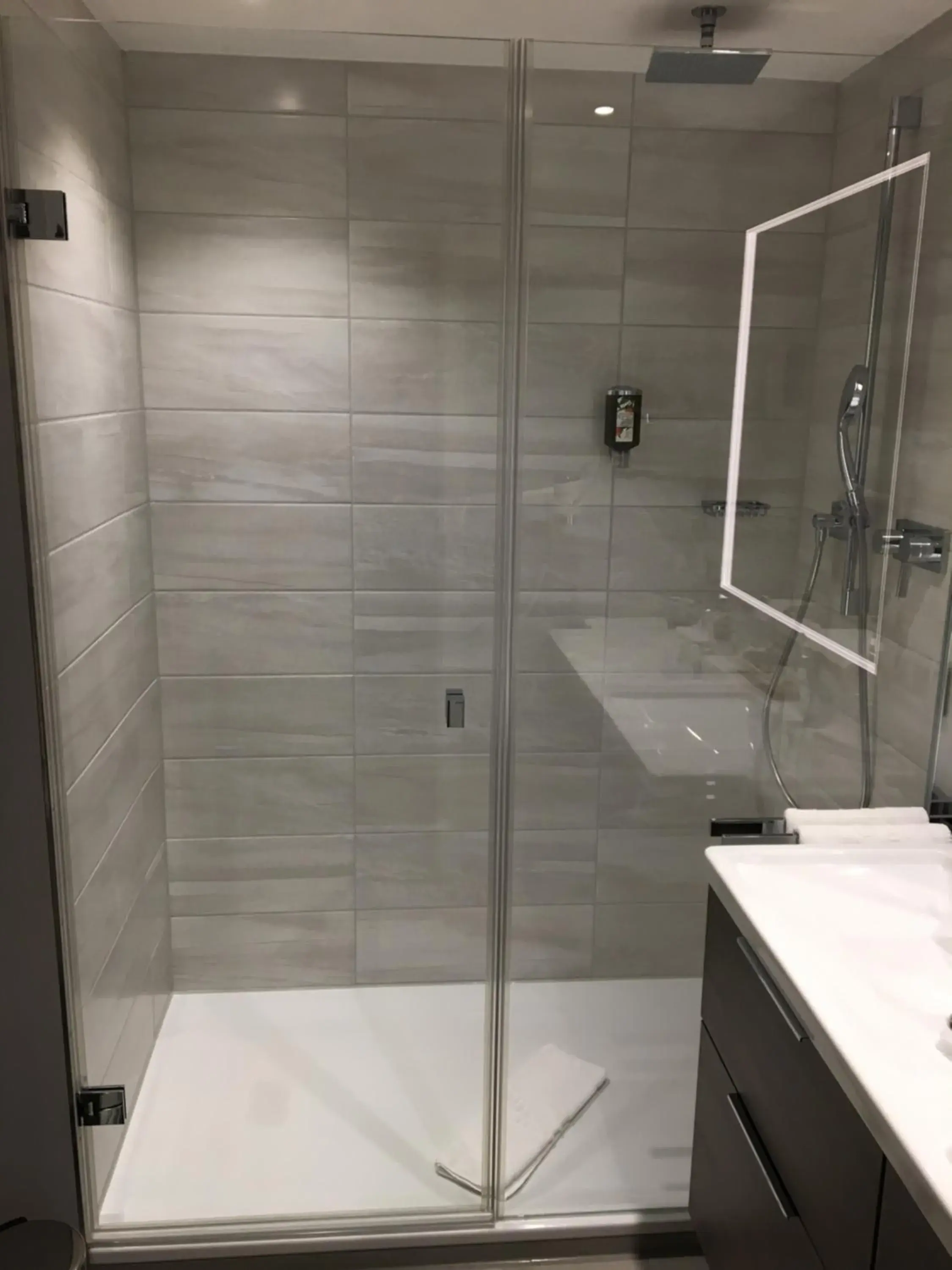 Shower, Bathroom in Durer-Hotel