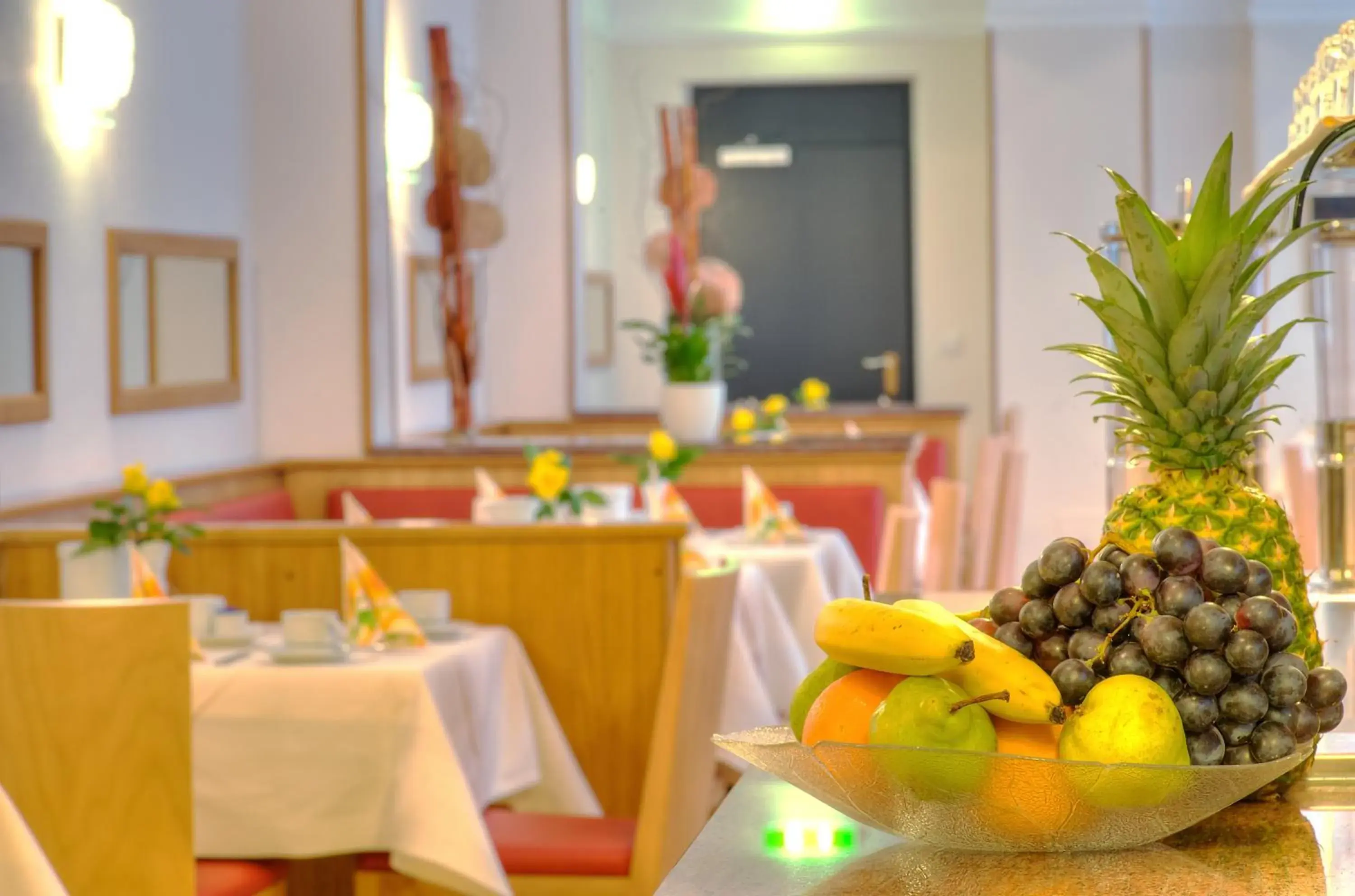 Buffet breakfast, Restaurant/Places to Eat in Durer-Hotel