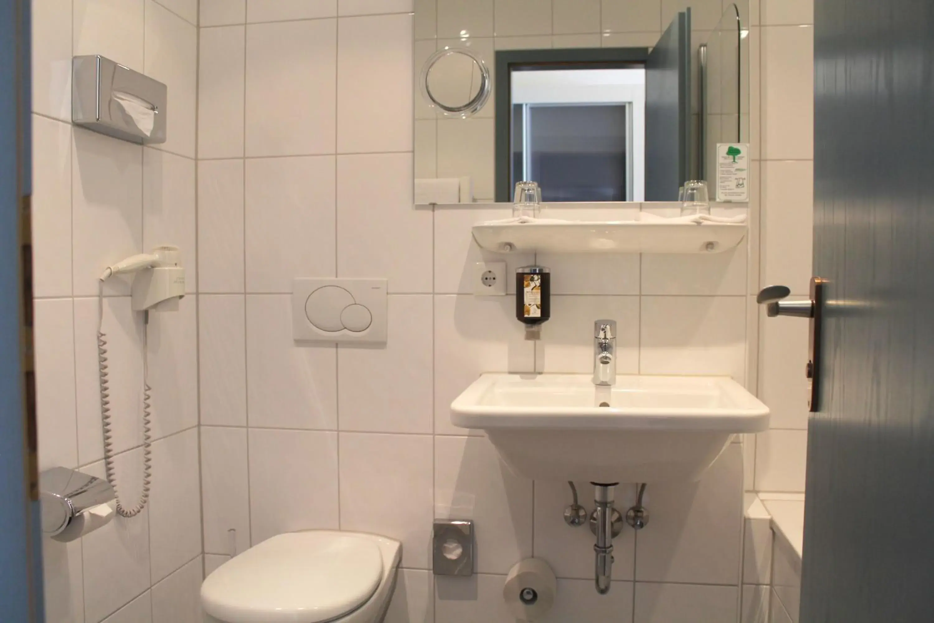 Bathroom in Durer-Hotel