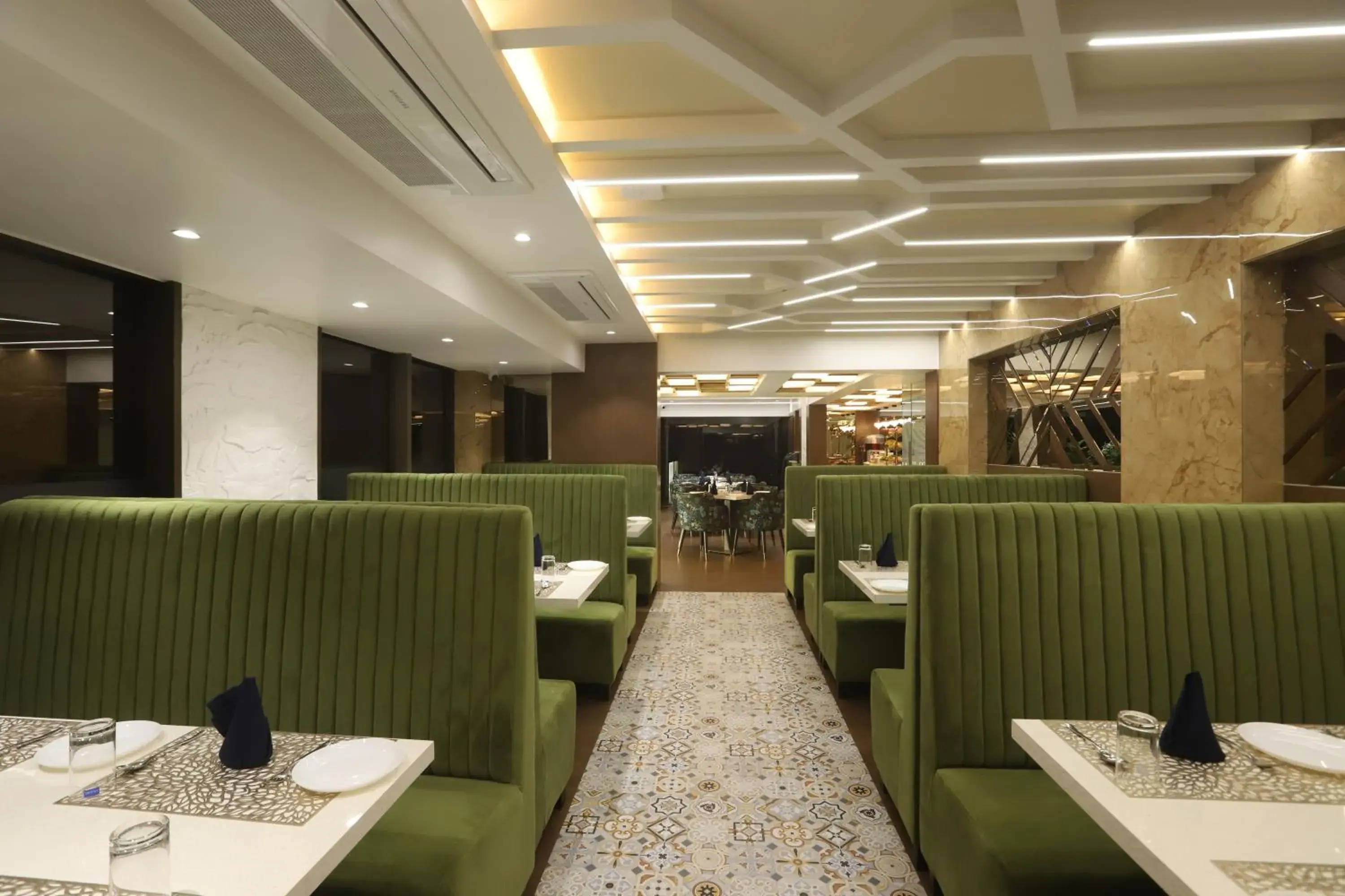 Restaurant/places to eat in Hotel Auris & Banquets, Mumbai International Airport Restaurant/places to eat in Hotel Auris & Banquets, Mumbai International Airport