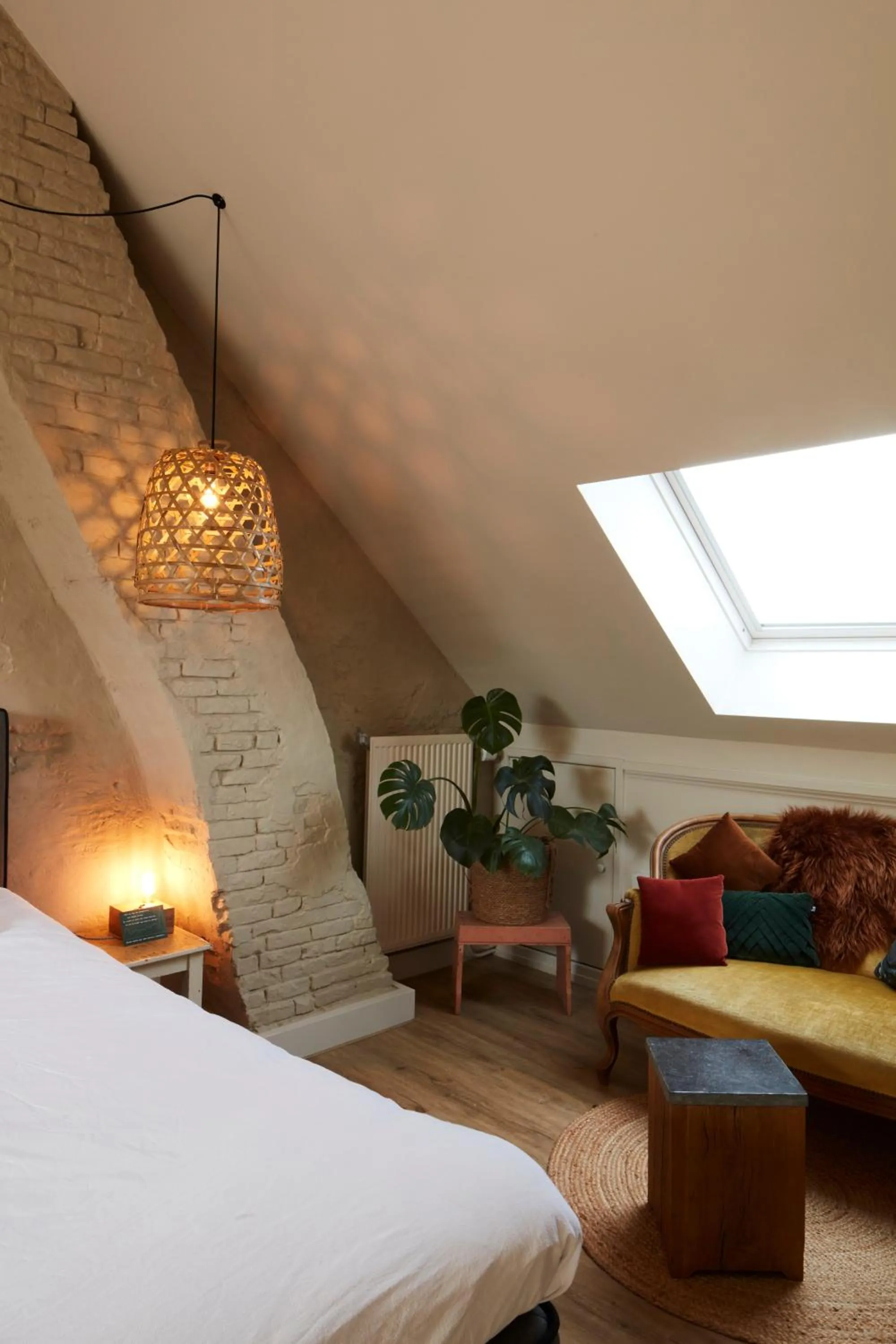 Seating area, Bed in B&B Toast Hoogstraten