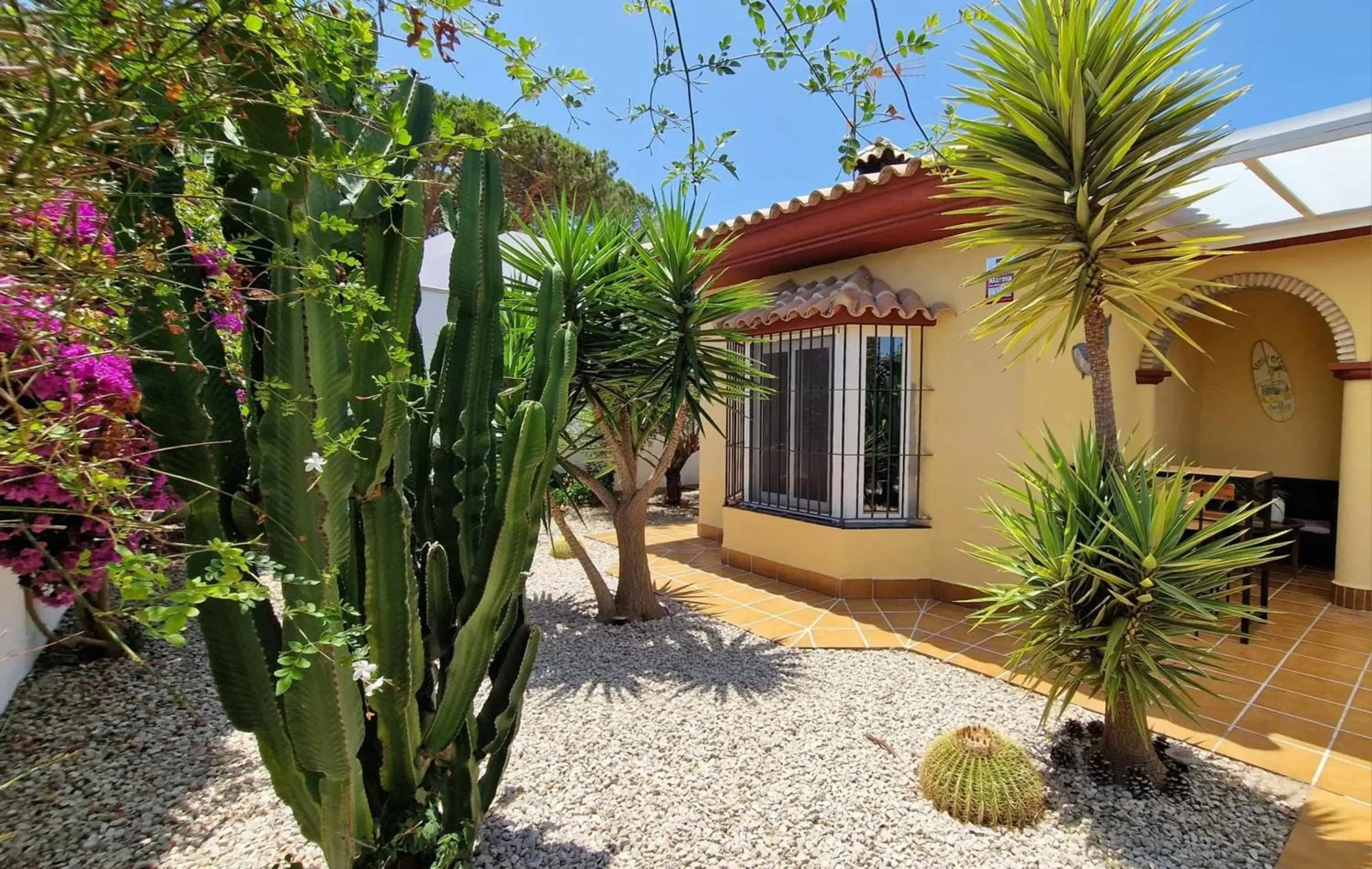 Sunny villa with private pool in Chiclana de la Frontera