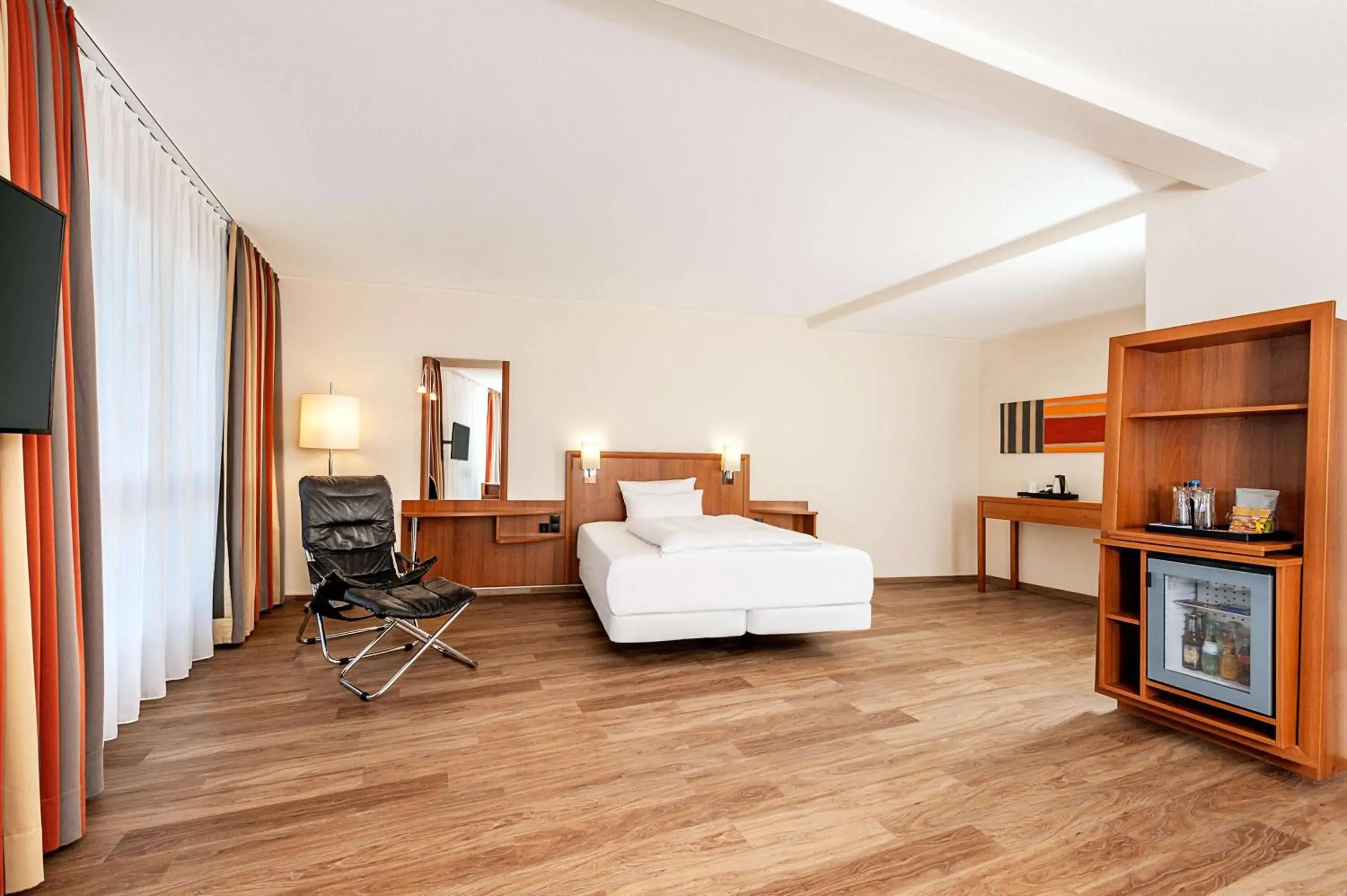 Photo of the whole room, Bed in NH München Ost Conference Center Photo of the whole room, Bed in NH München Ost Conference Center