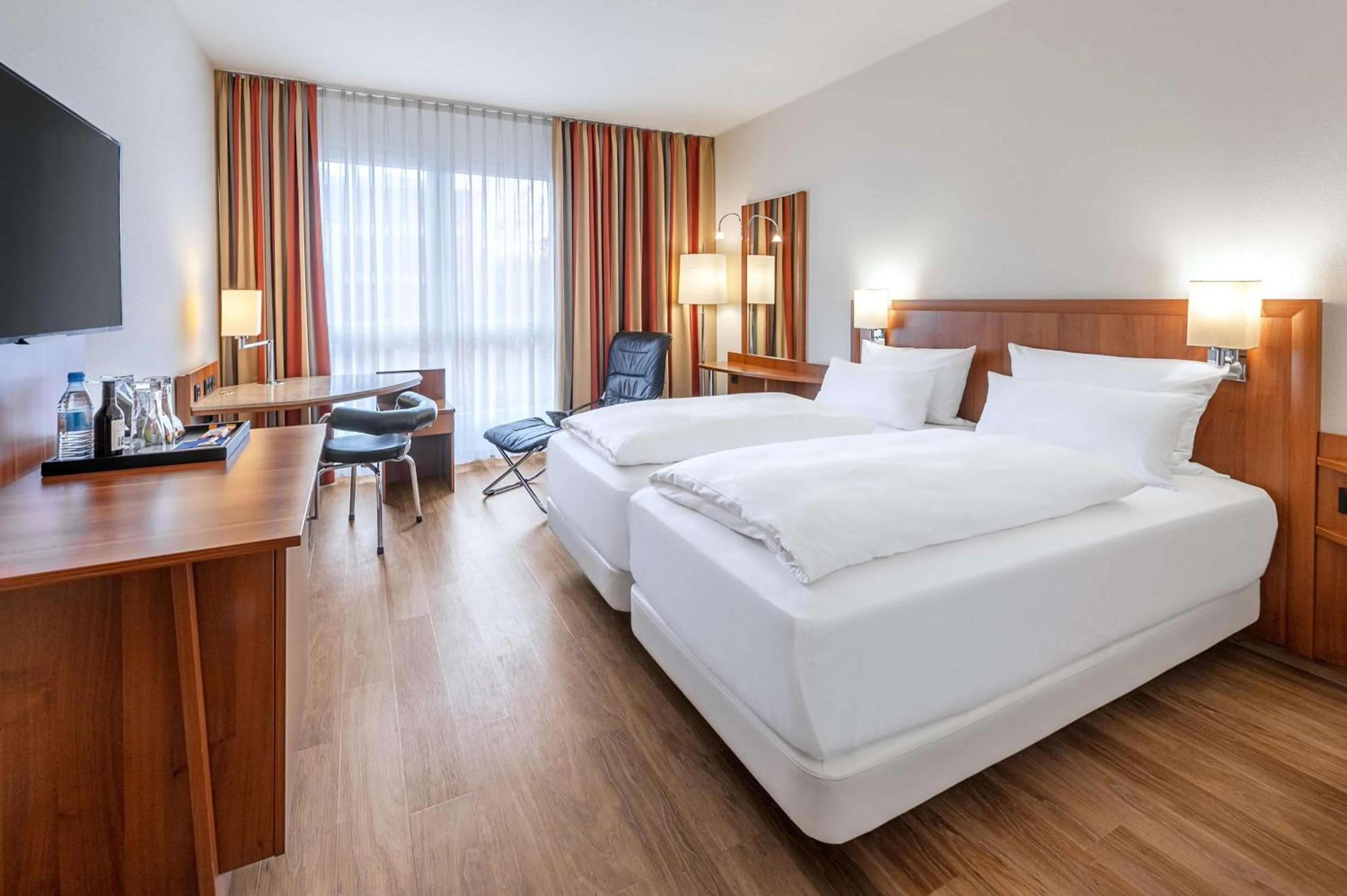 Photo of the whole room, Bed in NH München Ost Conference Center