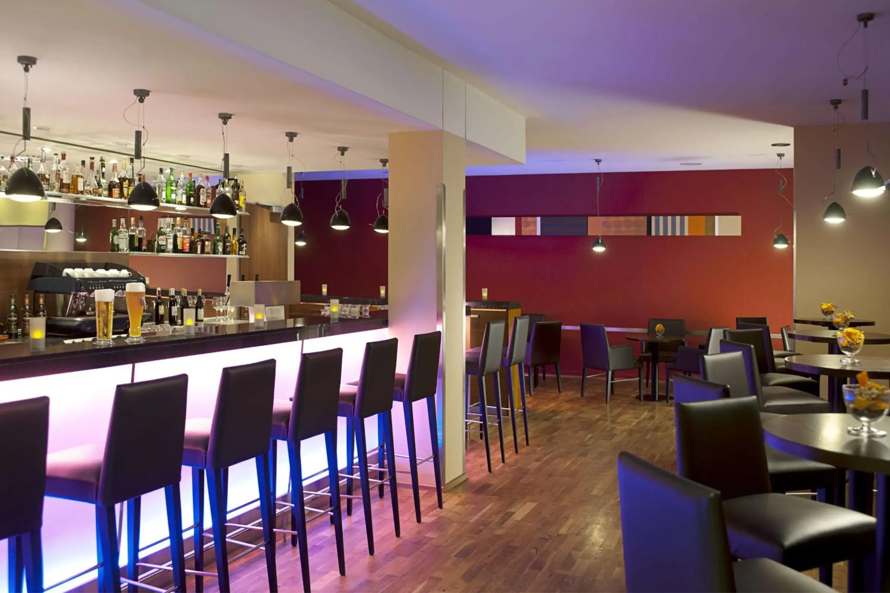 Lounge or bar in NH München Ost Conference Center Lounge or bar in NH München Ost Conference Center