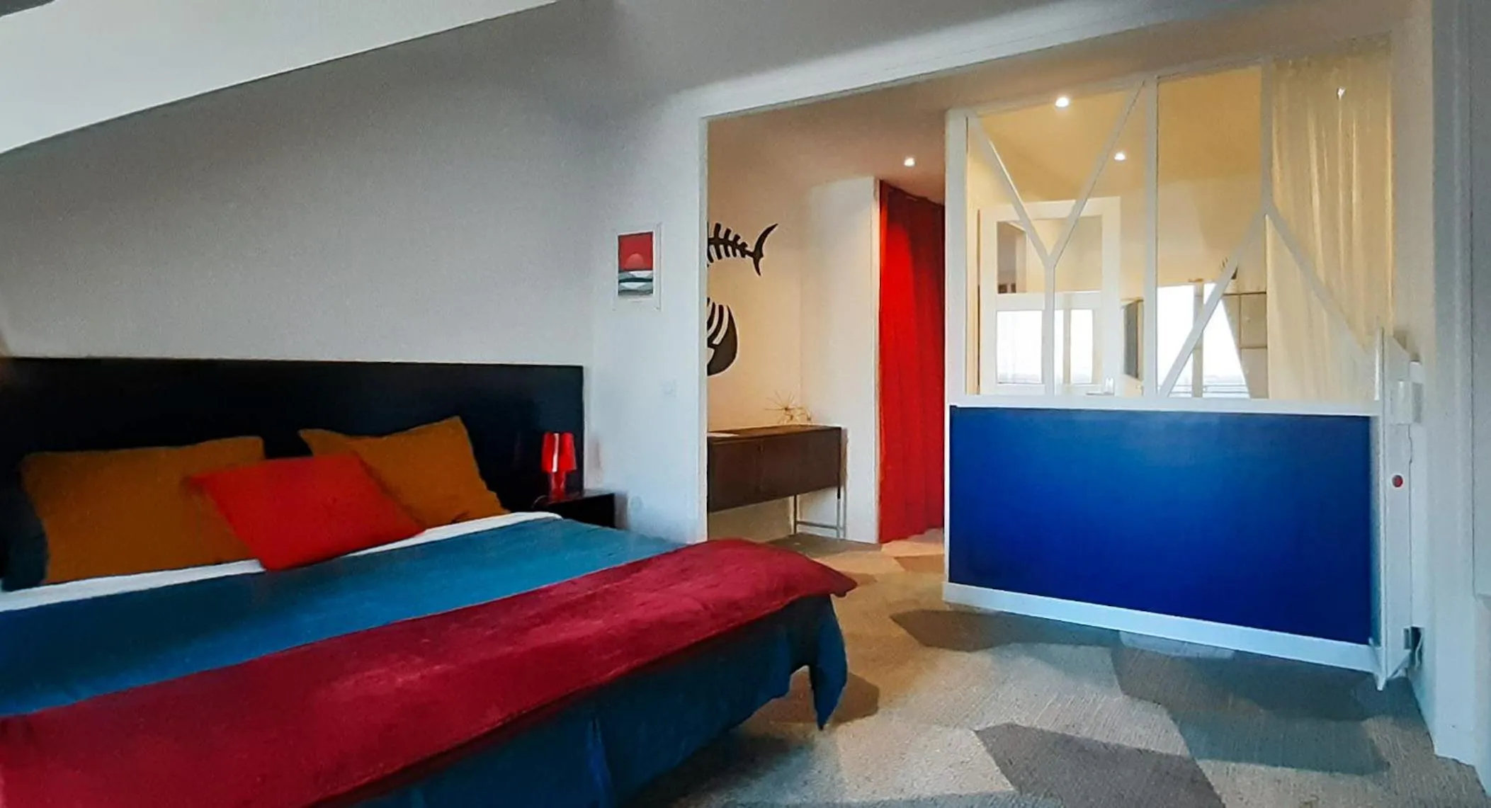Photo of the whole room, Bed in Kêr L - Breizh & Breakfast