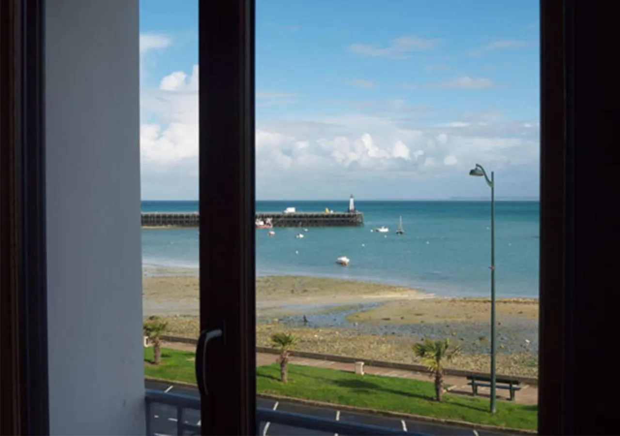 Beach in Kêr L - Breizh & Breakfast