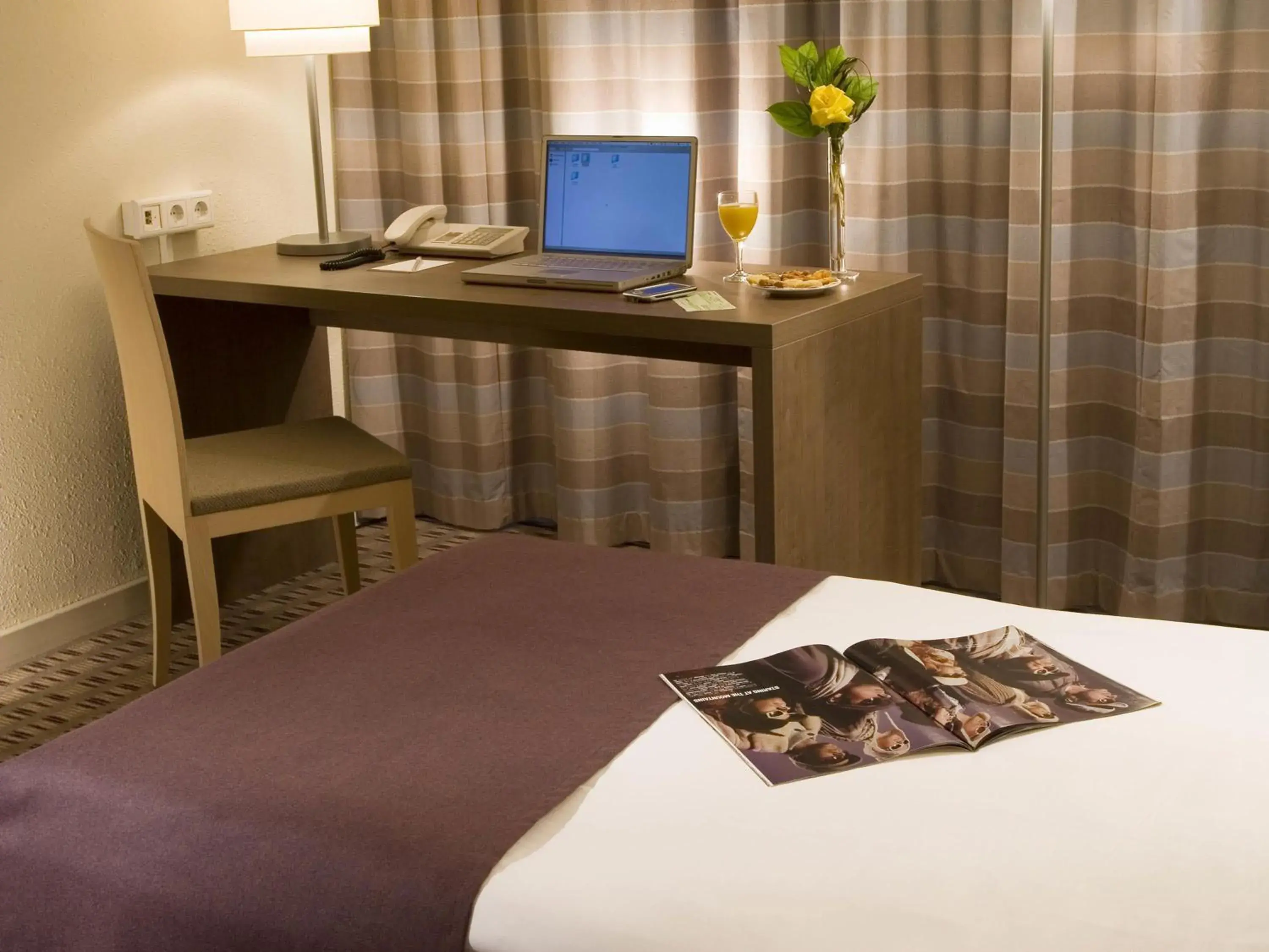 Bedroom, Bed in Mercure Hotel Frankfurt Eschborn Ost Bedroom, Bed in Mercure Hotel Frankfurt Eschborn Ost