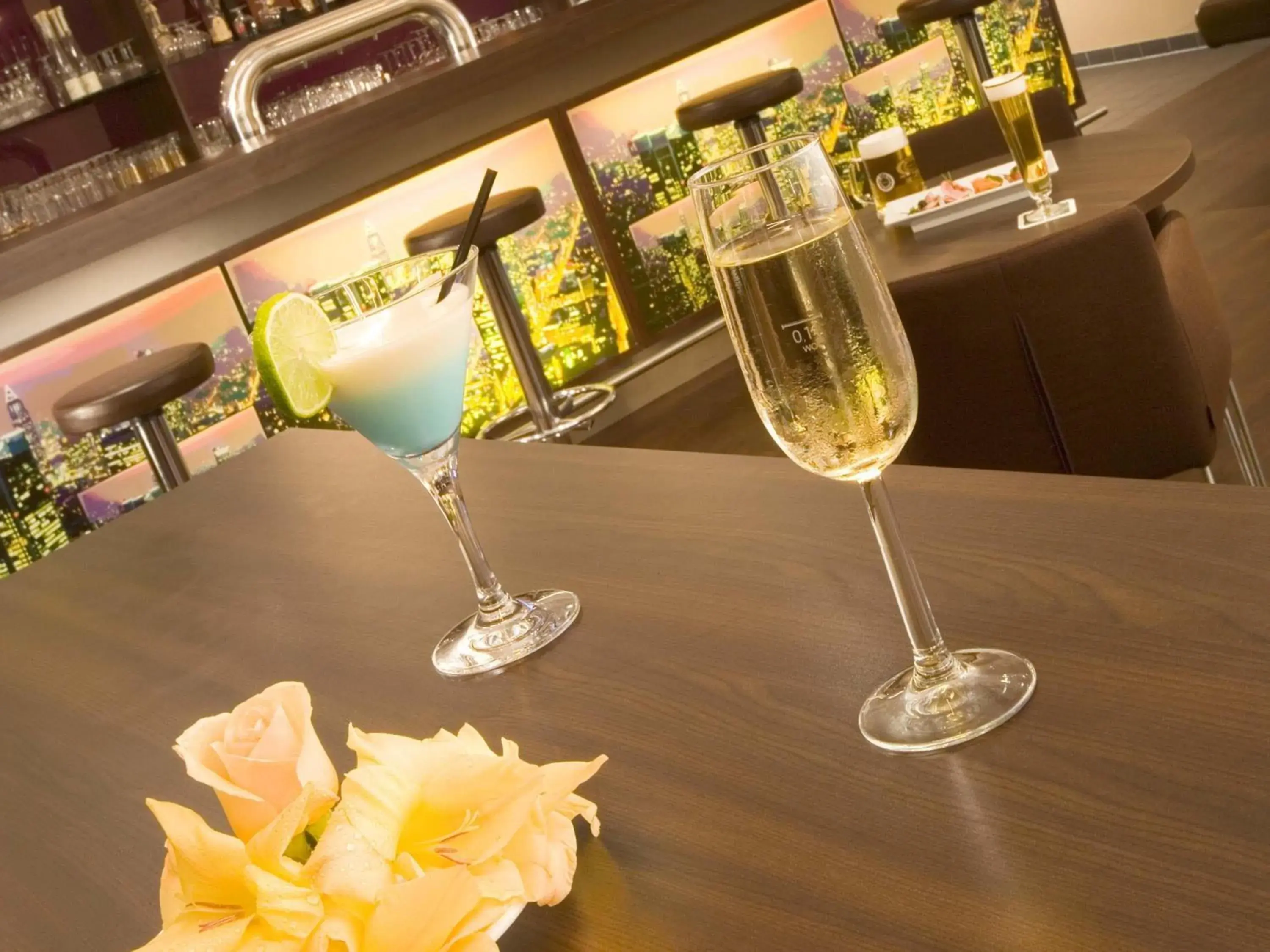 Lounge or bar in Mercure Hotel Frankfurt Eschborn Ost Lounge or bar in Mercure Hotel Frankfurt Eschborn Ost