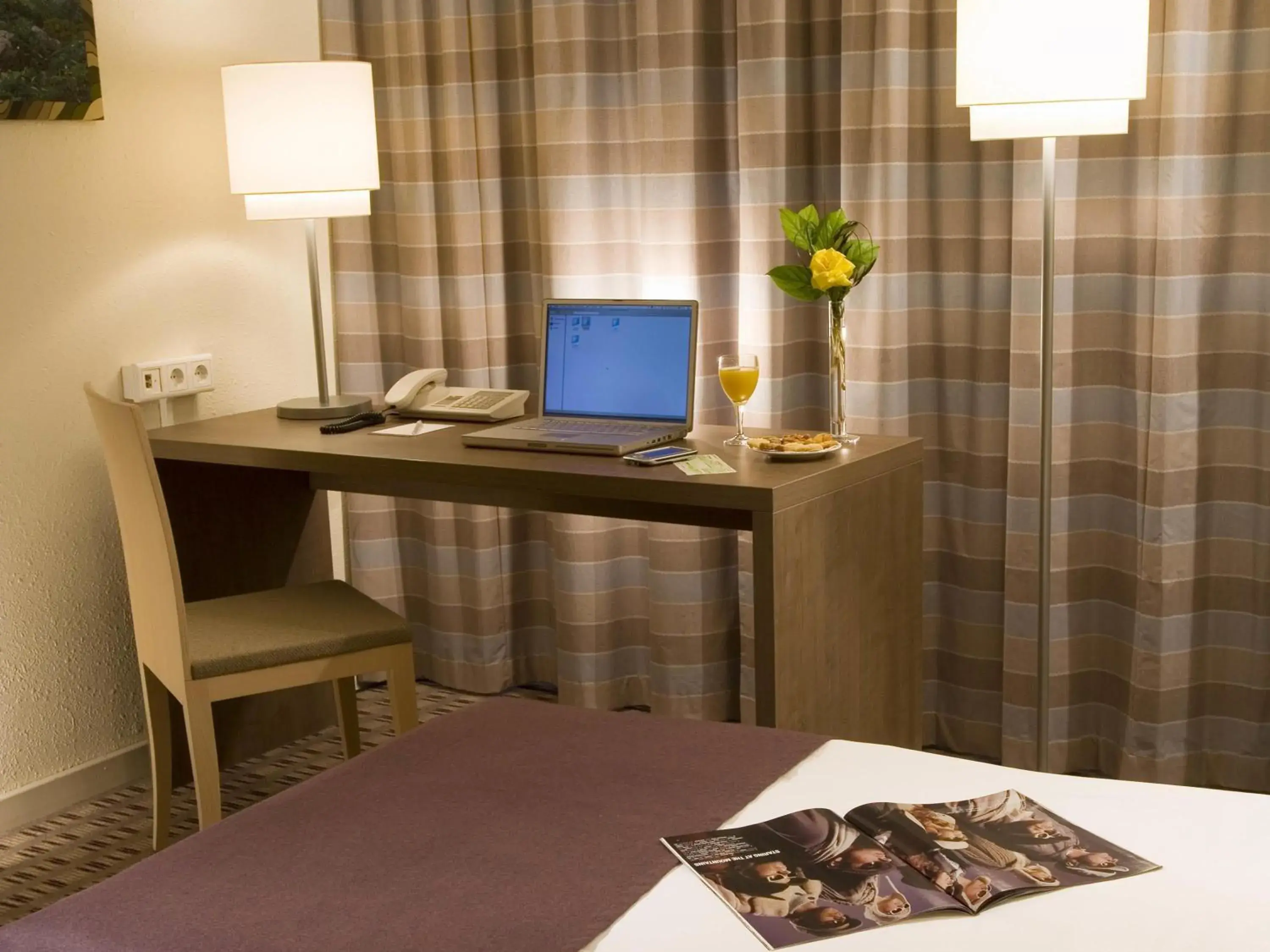 Bedroom, Bed in Mercure Hotel Frankfurt Eschborn Ost Bedroom, Bed in Mercure Hotel Frankfurt Eschborn Ost