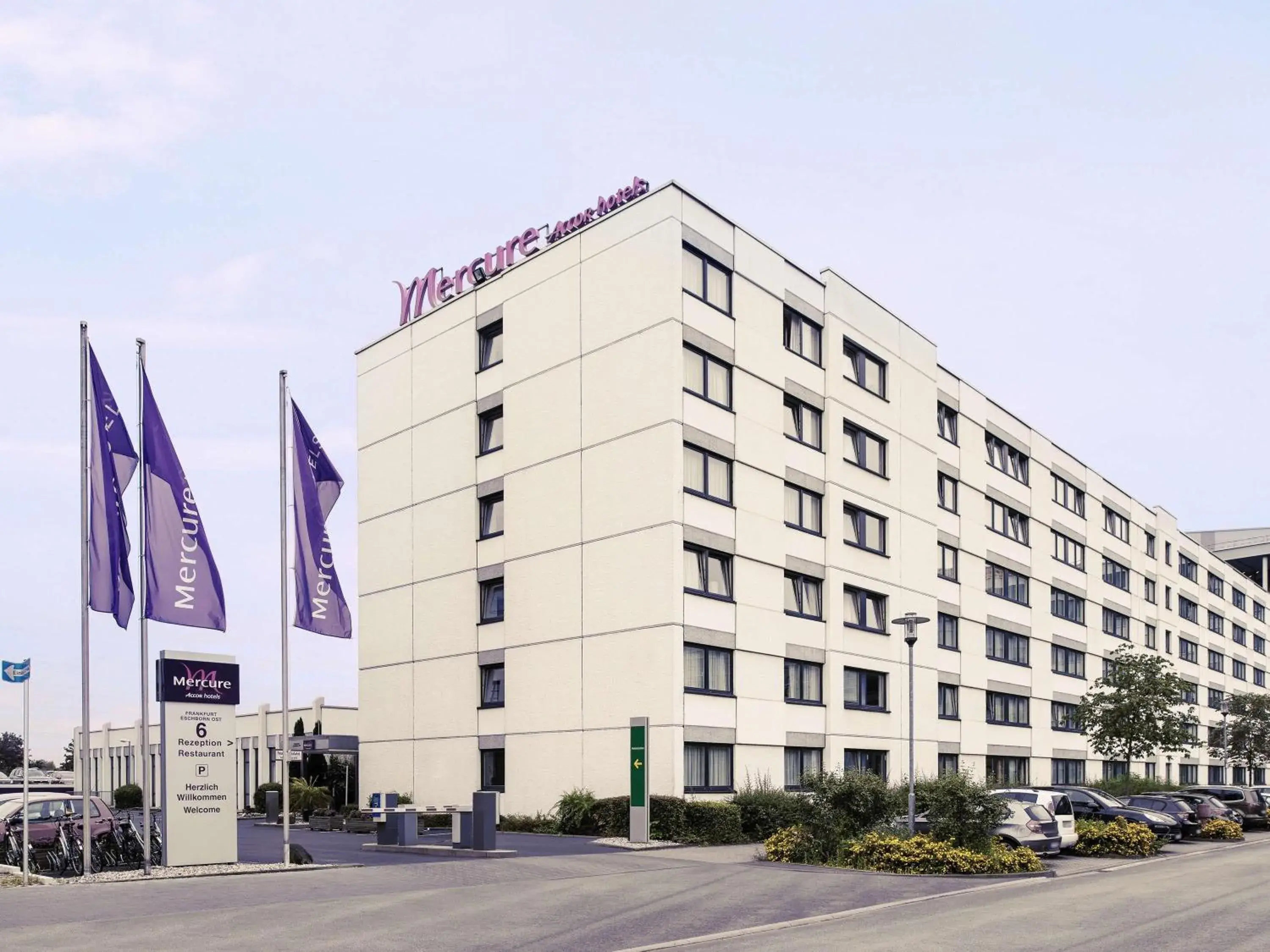 Property building in Mercure Hotel Frankfurt Eschborn Ost Property building in Mercure Hotel Frankfurt Eschborn Ost