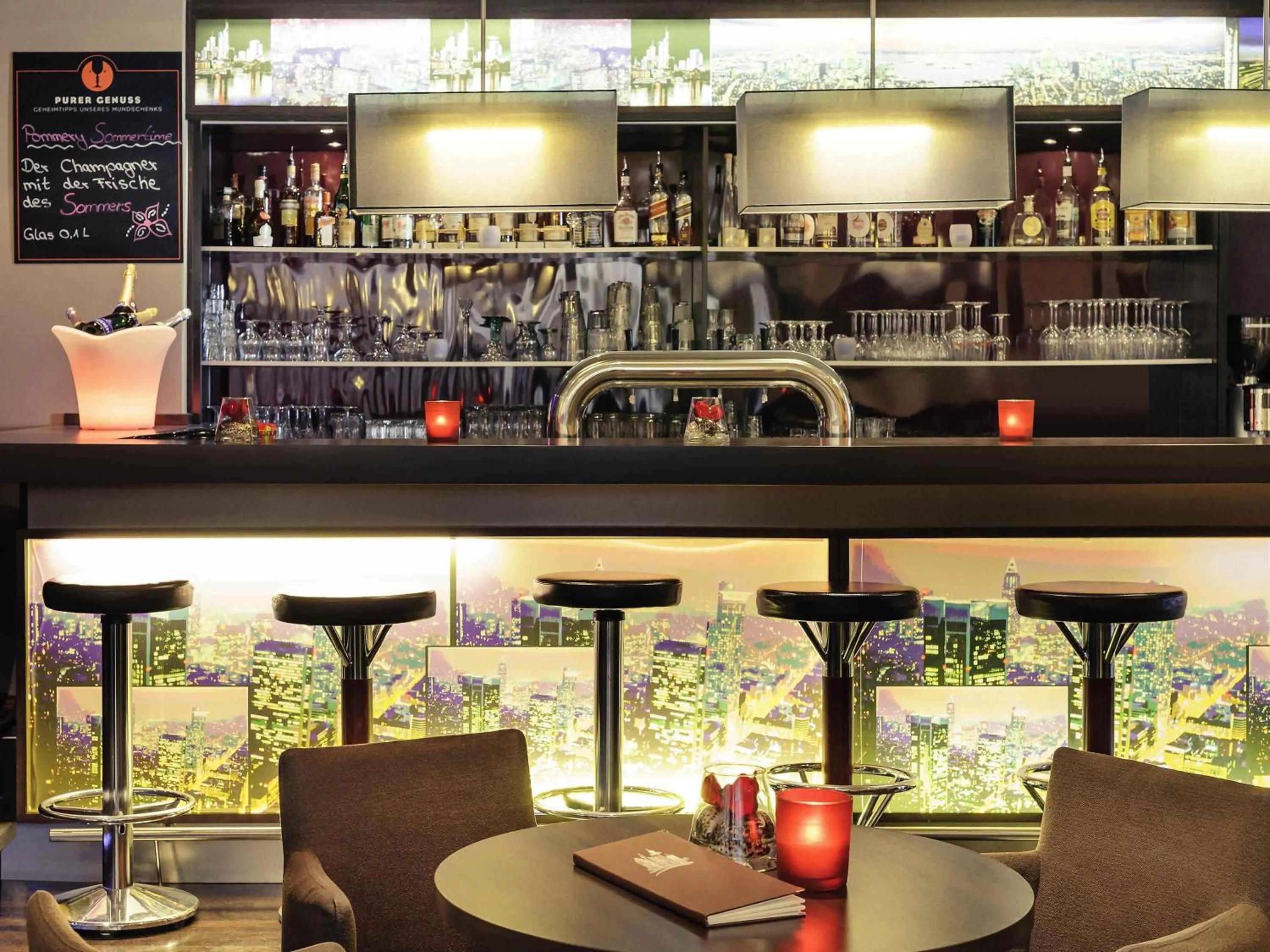 Lounge or bar in Mercure Hotel Frankfurt Eschborn Ost