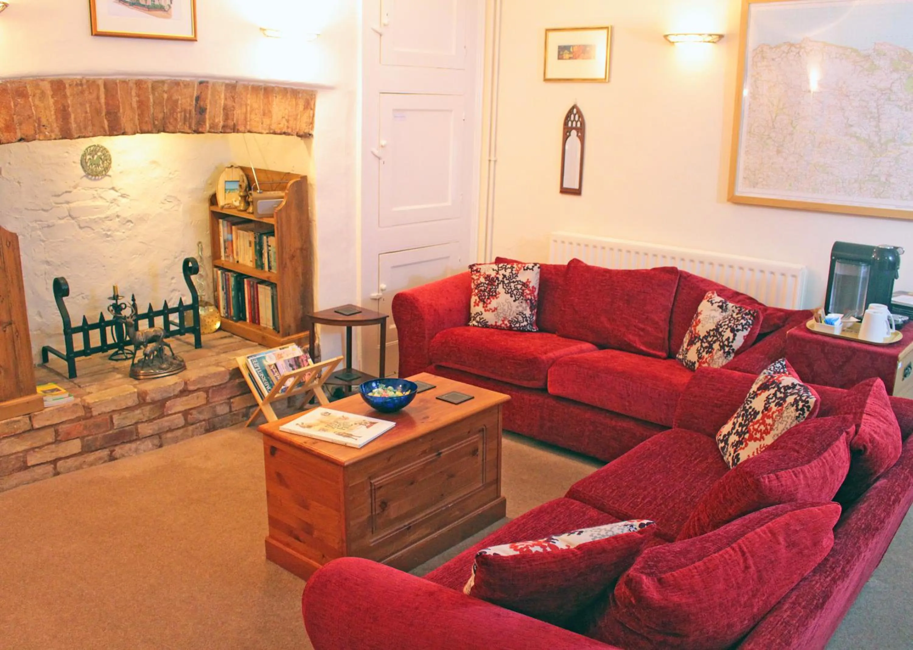 Communal lounge/ TV room in The Cottage B&B
