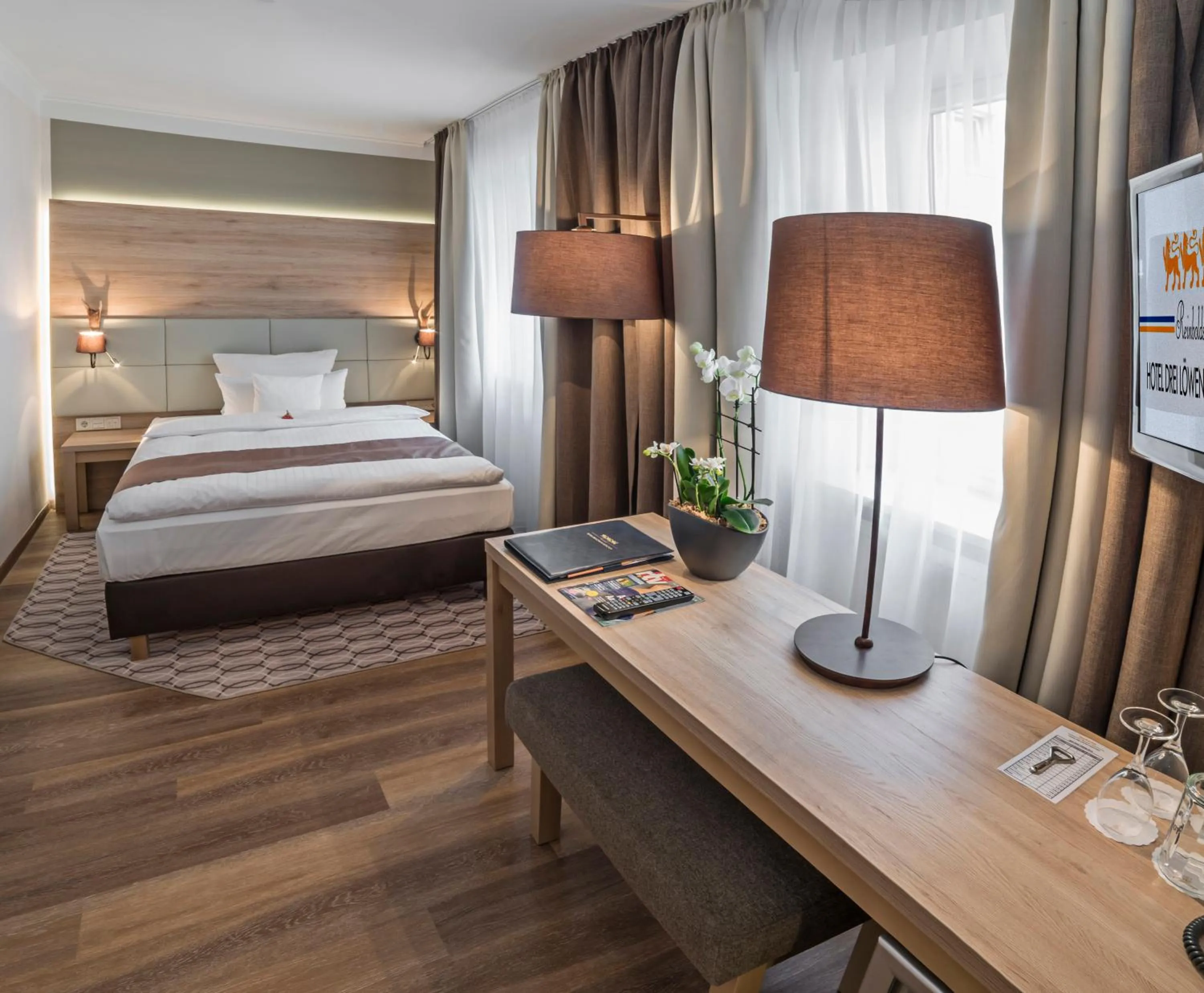 Photo of the whole room, Bed in Drei Loewen