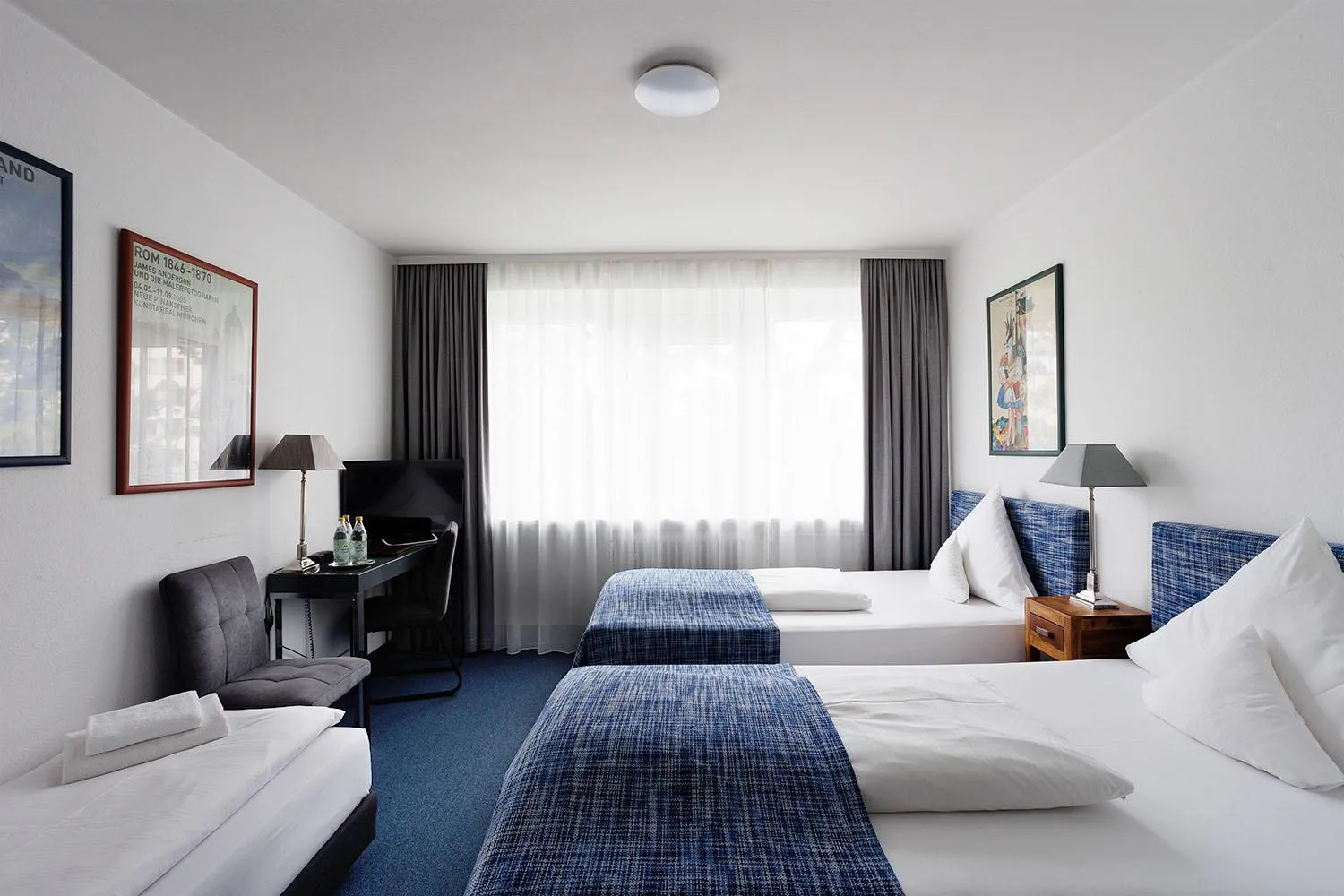 Photo of the whole room, Bed in Hotel Nymphenburg City - München