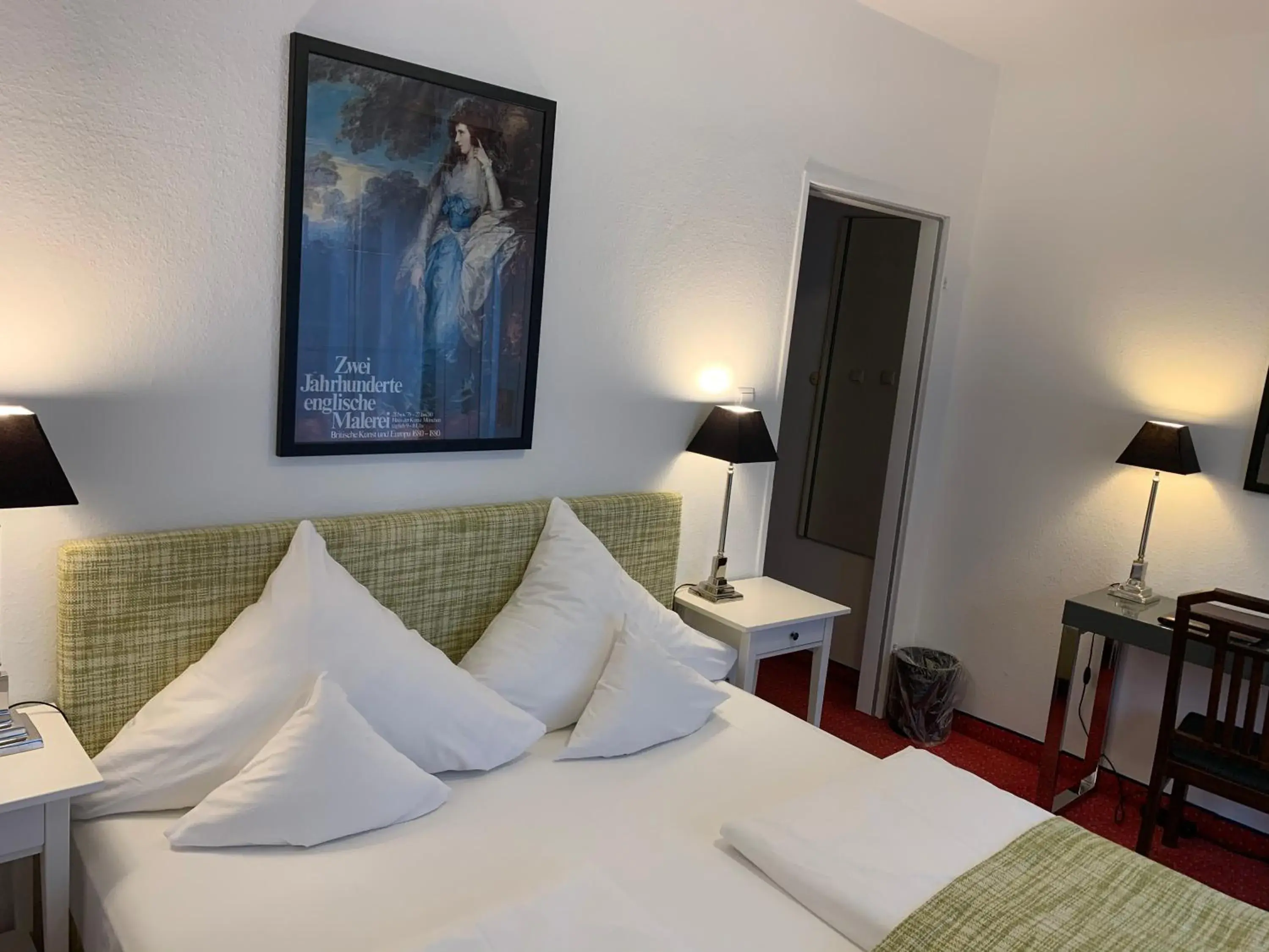 Balcony/Terrace, Bed in Hotel Nymphenburg City - München Balcony/Terrace, Bed in Hotel Nymphenburg City - München