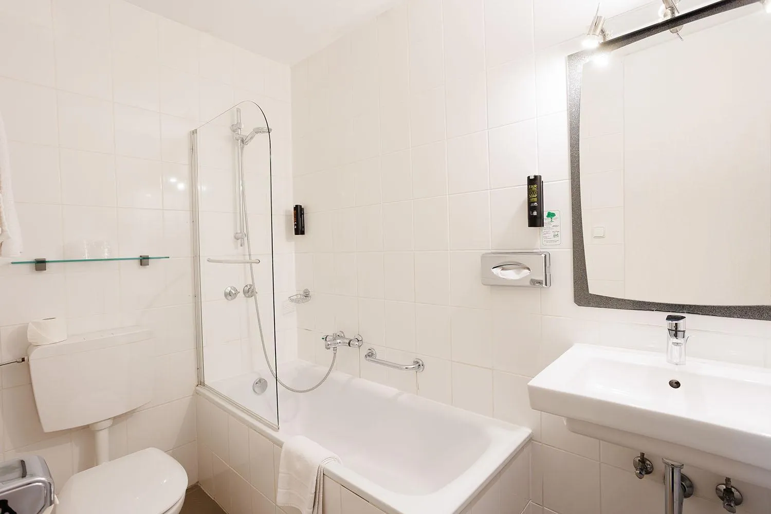 Bathroom in Hotel Nymphenburg City - München