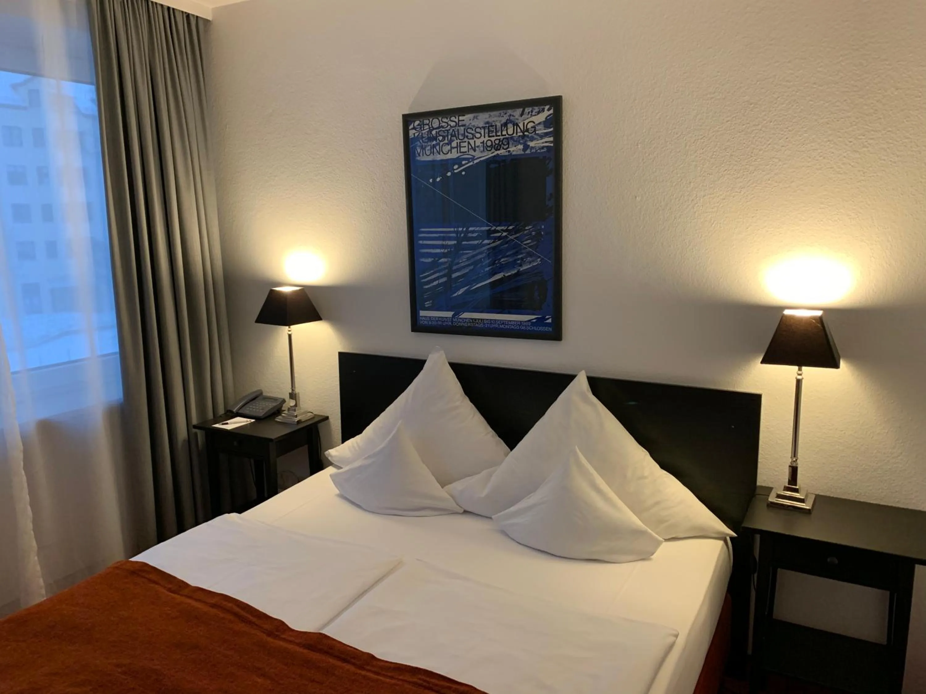 Photo of the whole room, Bed in Hotel Nymphenburg City - München