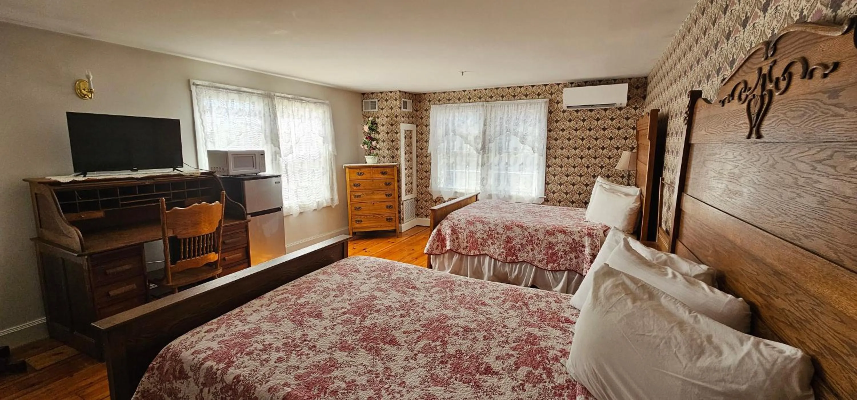 Bed in Old Orchard Beach Inn