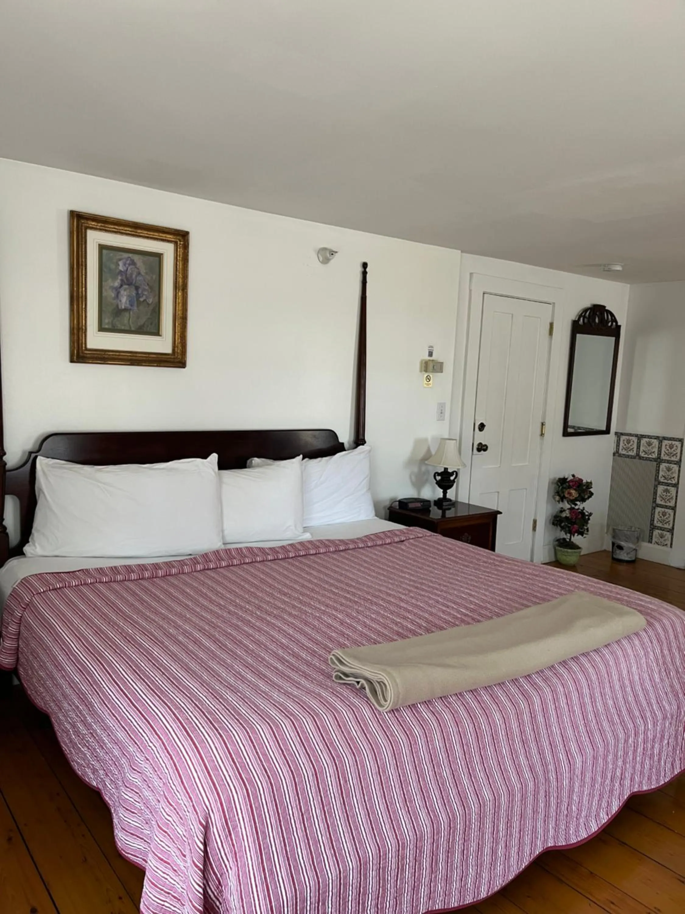 Bed in Old Orchard Beach Inn