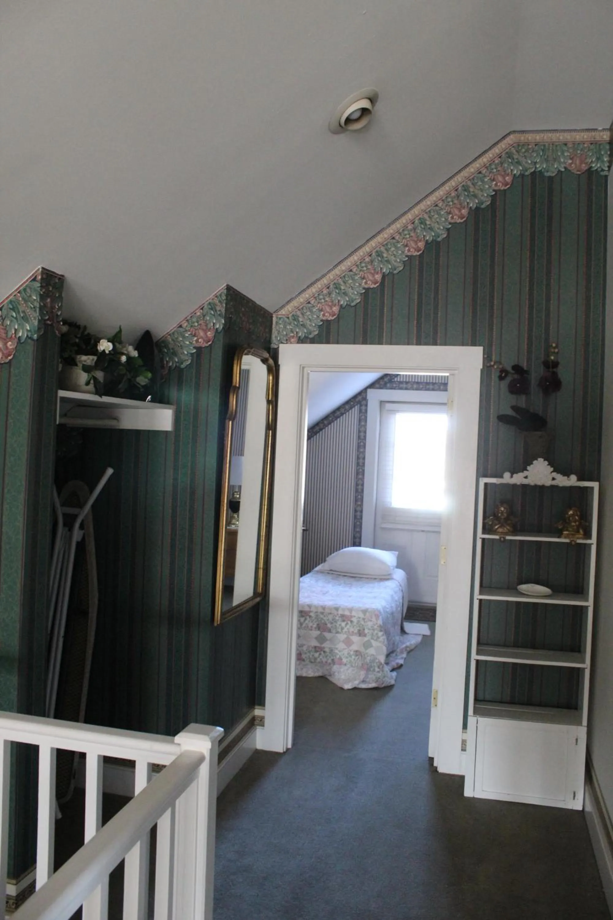 Decorative detail, Bed in Old Orchard Beach Inn