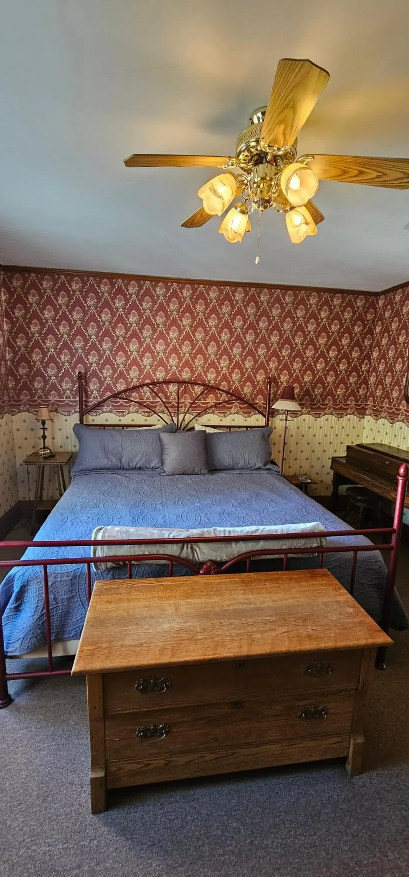 Bed in Old Orchard Beach Inn Bed in Old Orchard Beach Inn