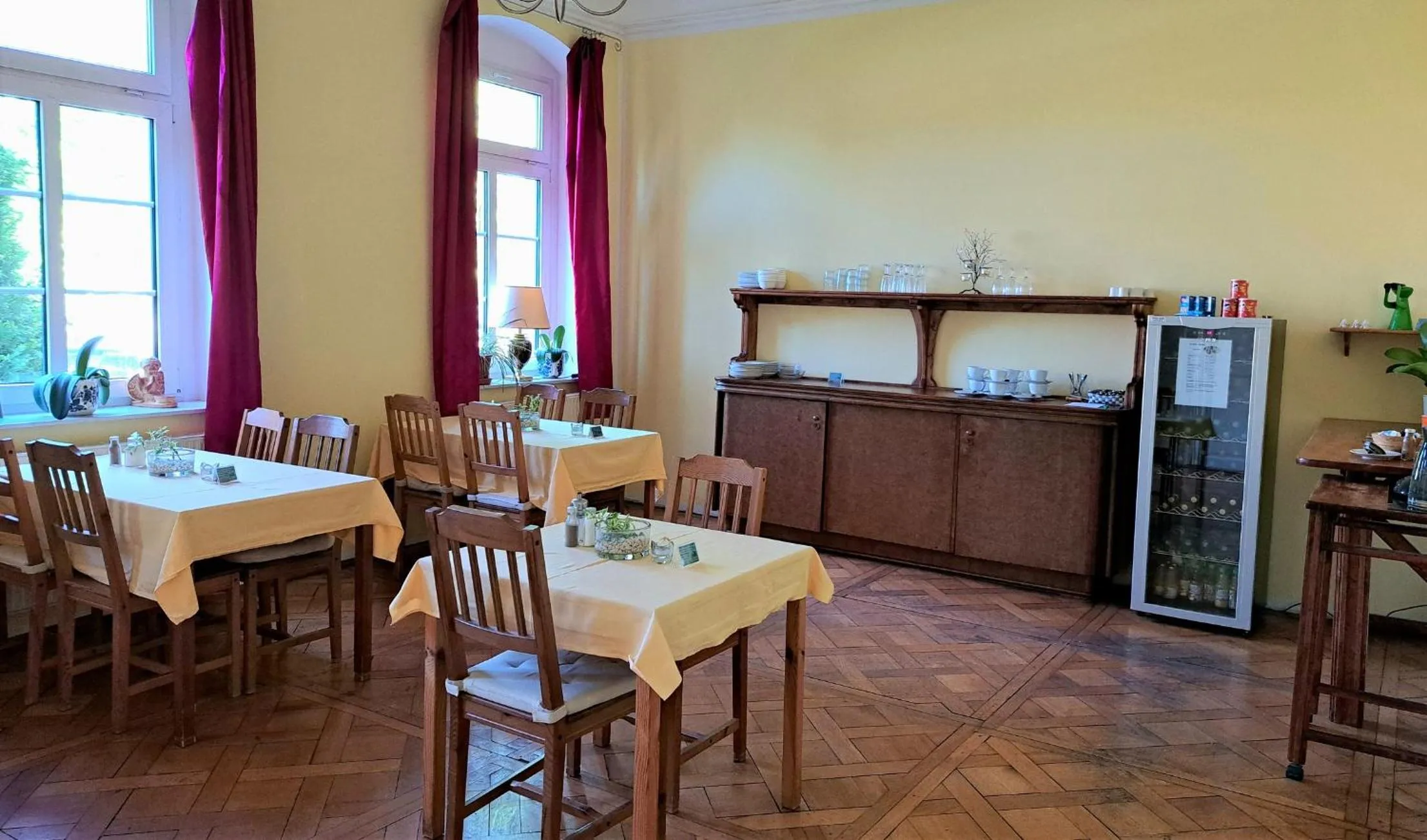 Dining area in Gästehaus Villa Seraphinum
