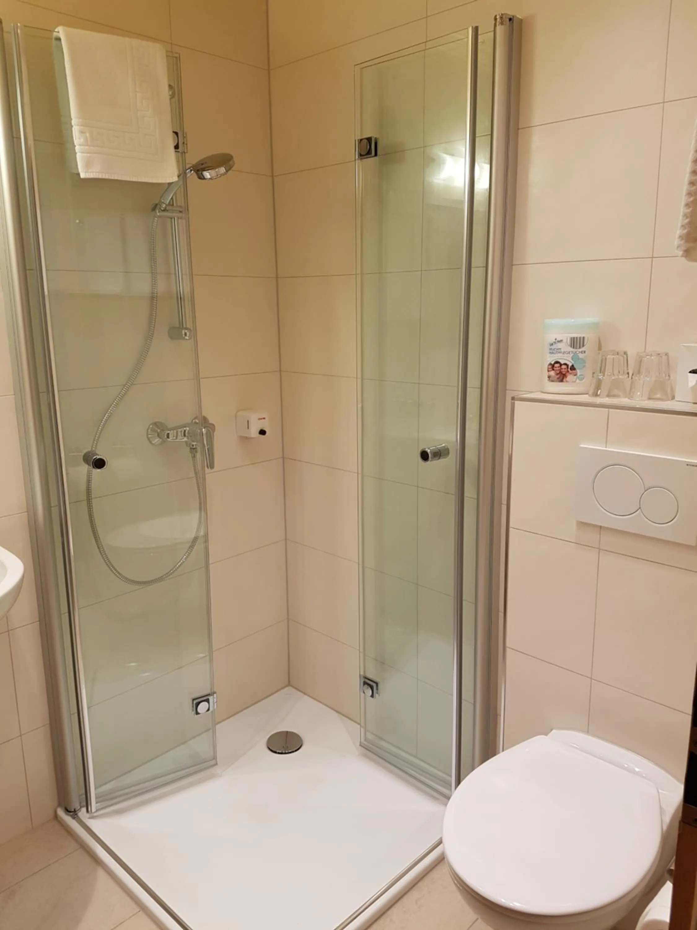 Bathroom in Hotel Waldquelle - Baumhaushotel Aerzen