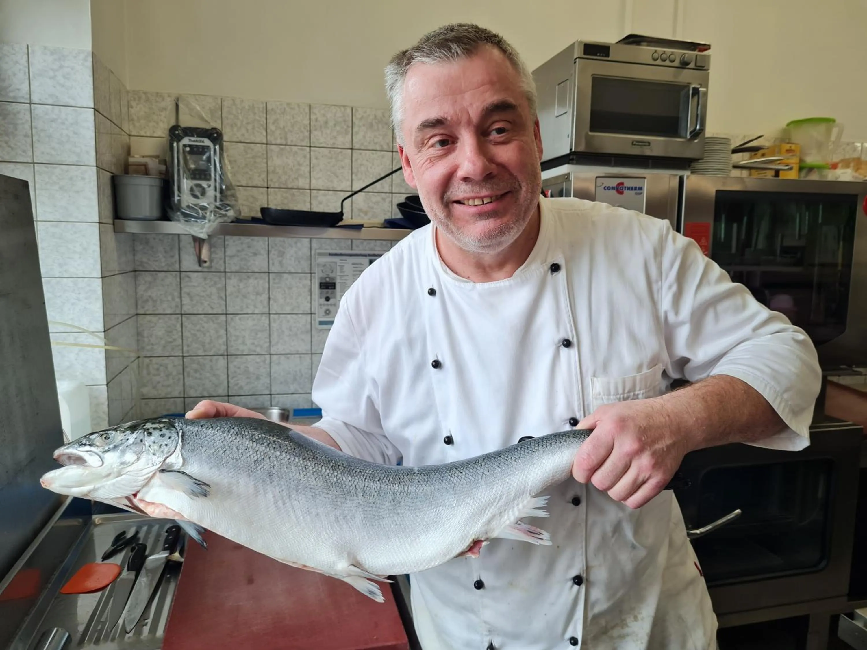 People in Hotel Waldquelle - Baumhaushotel Aerzen