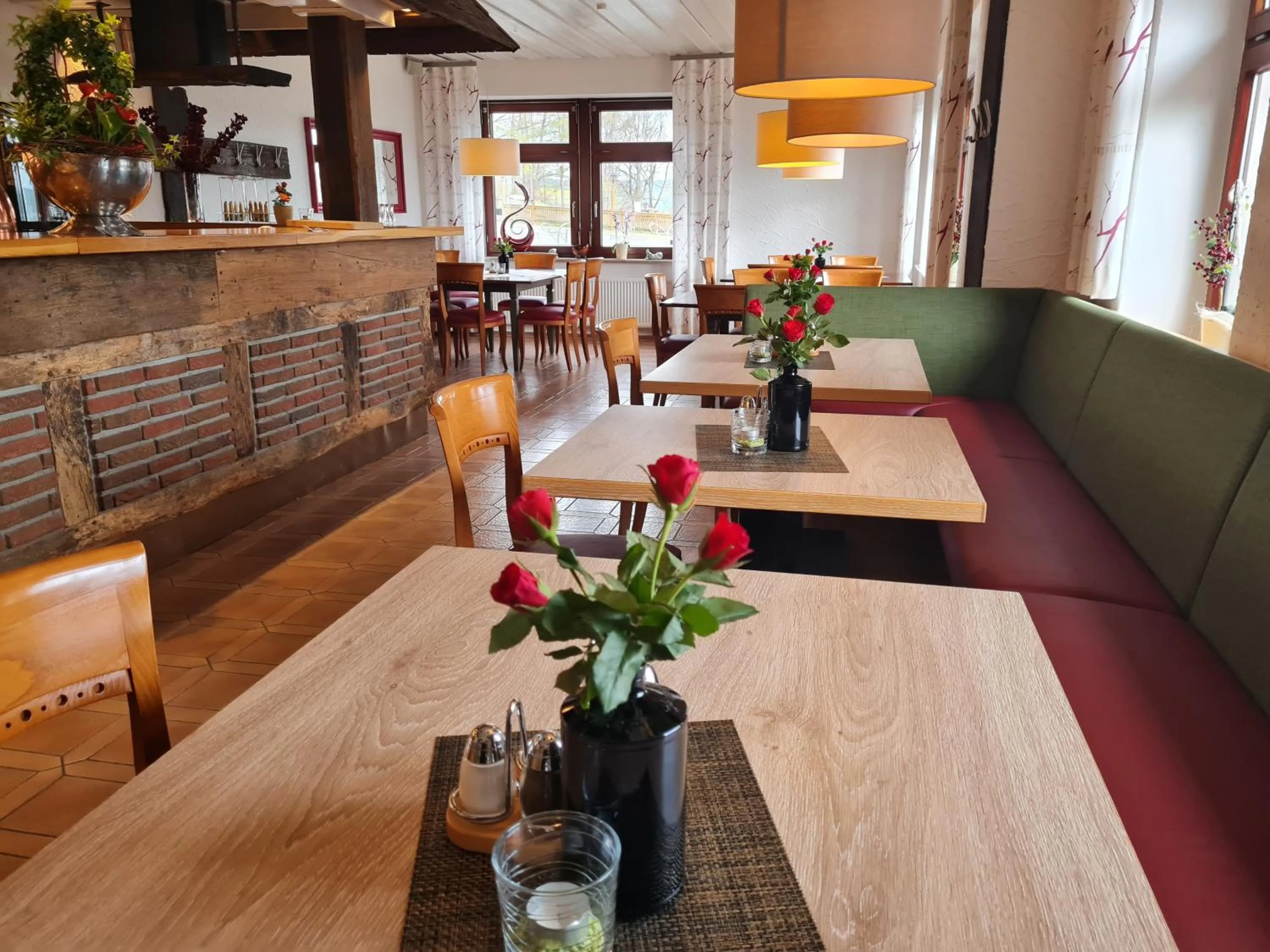 Restaurant/places to eat in Hotel Waldquelle - Baumhaushotel Aerzen