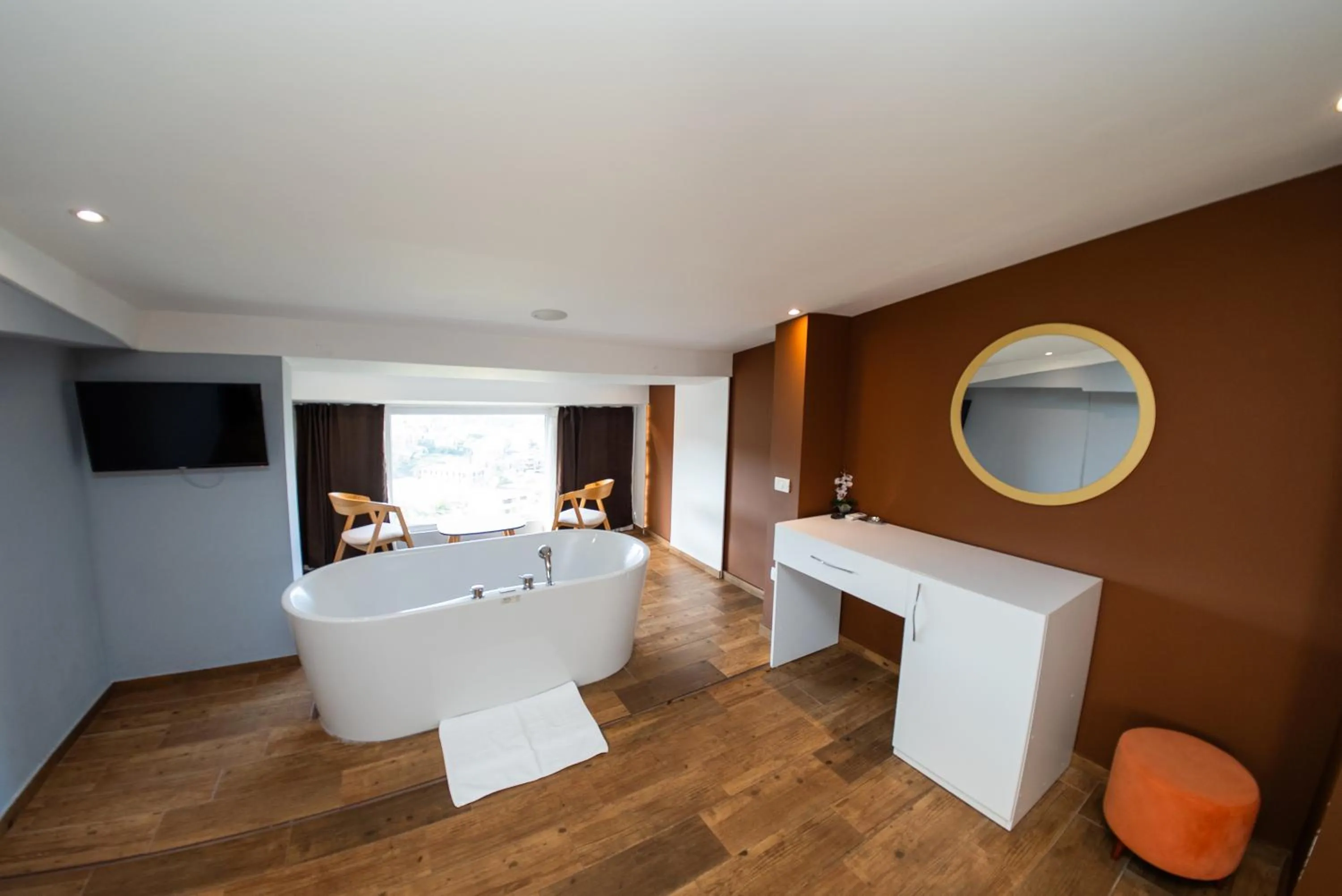 Bath in Olivar Hotel Tirana