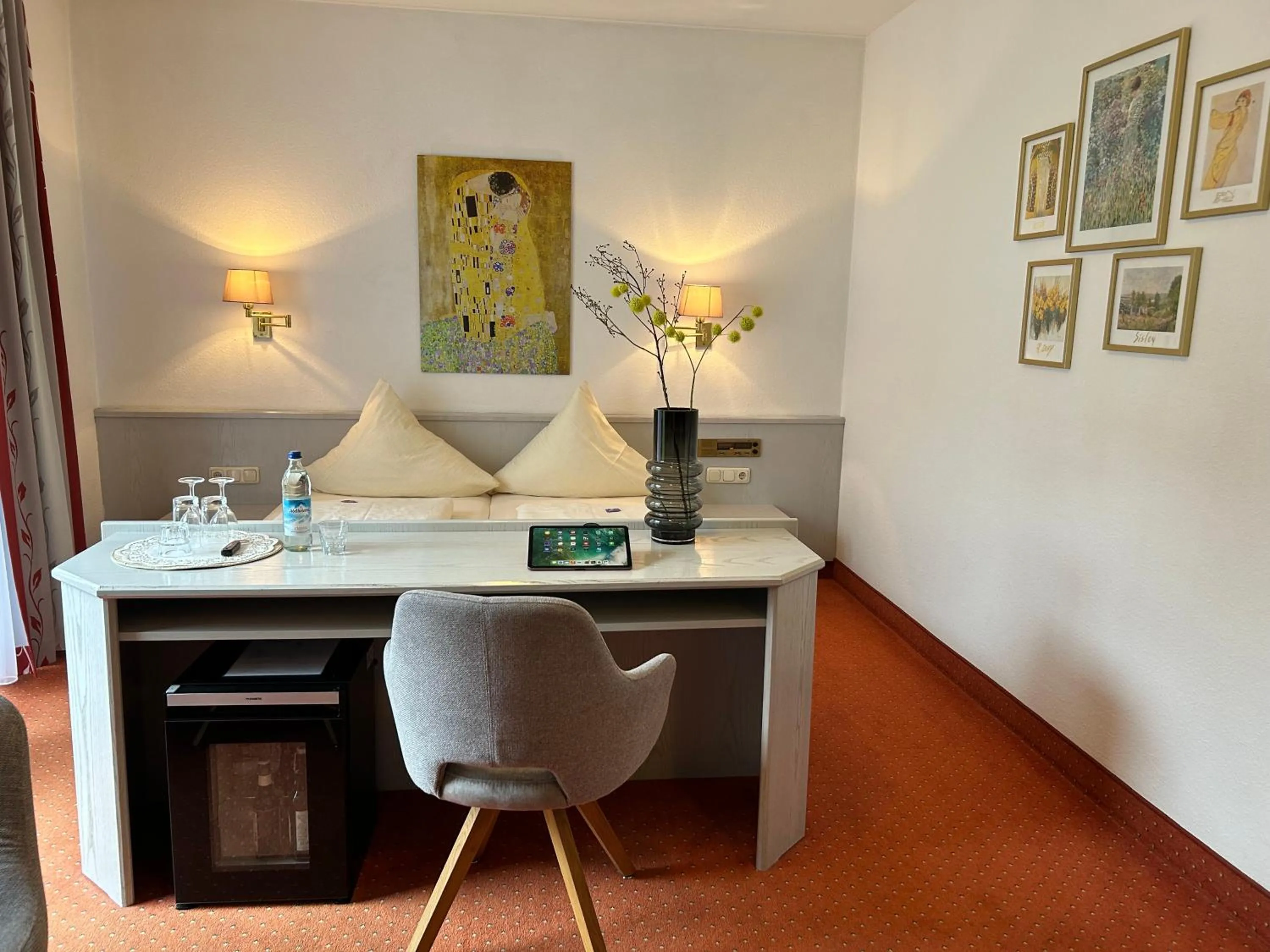 Photo of the whole room in Würmtaler Gästehaus