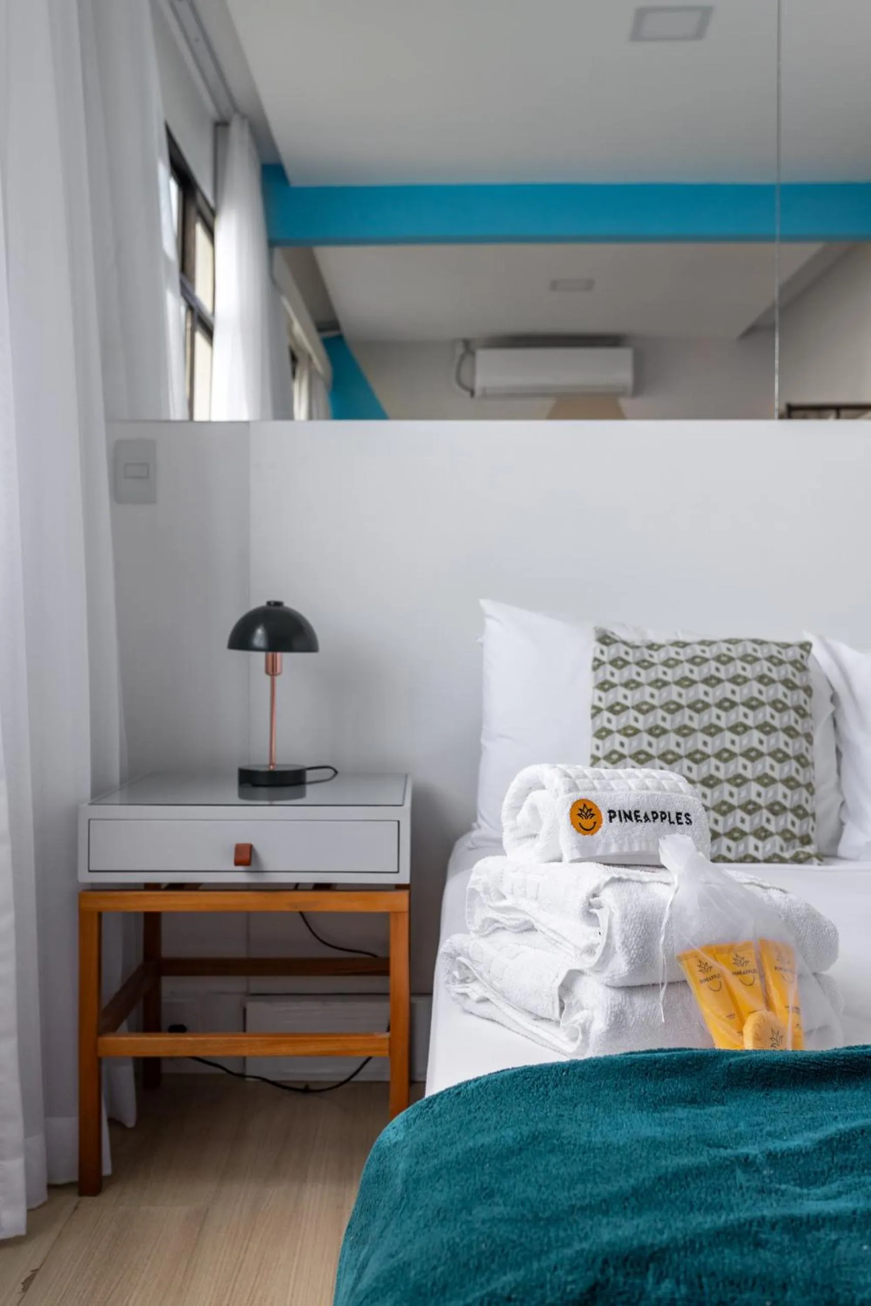 Bed in Vista da praia de Copacabana - NSC1006 Z3