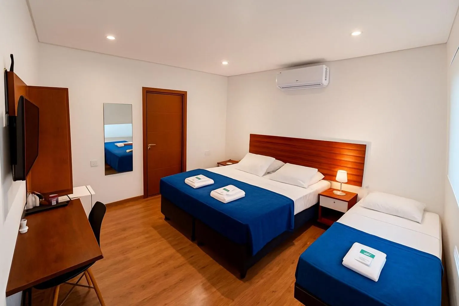 Communal lounge/ TV room, Bed in Bistu Hotel - Vila Nova Conceição