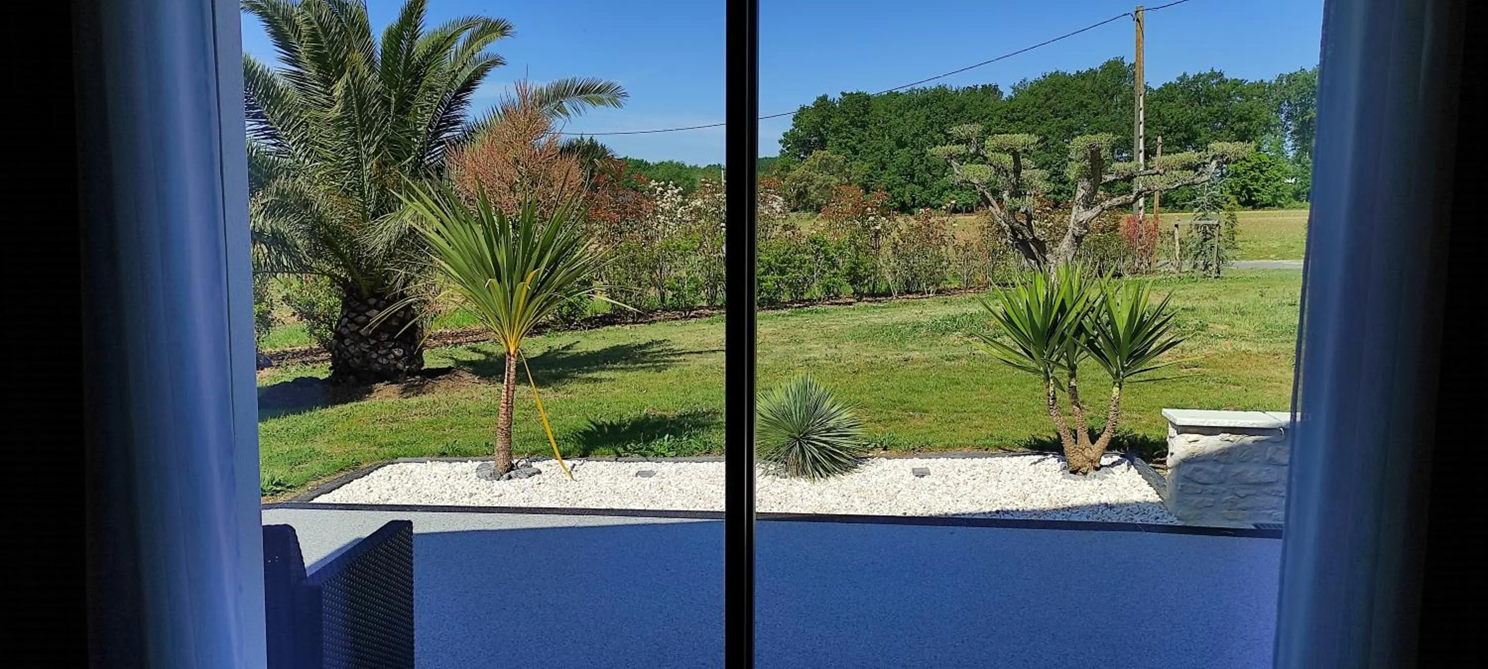 Garden view in Les Cuves - Saintes