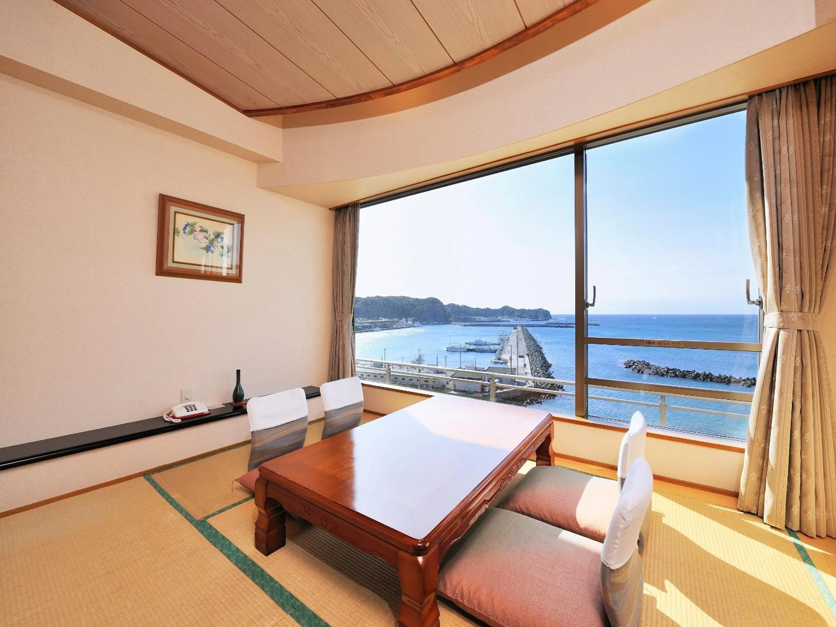 Japanese Western Non-Smoking in Mikazuki Sea-Park Hotel Katsuura