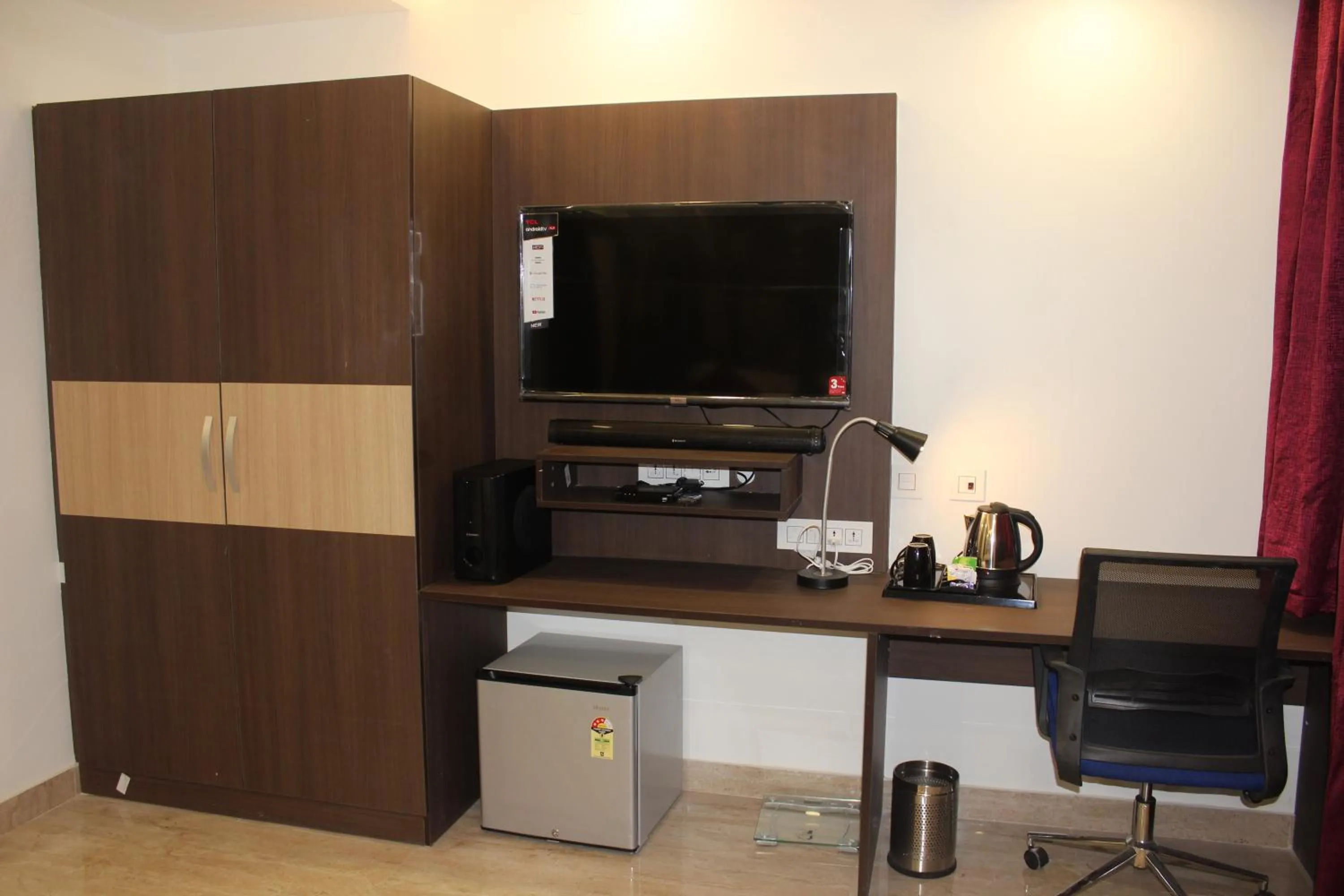 TV and multimedia in Hotel Urban Jade