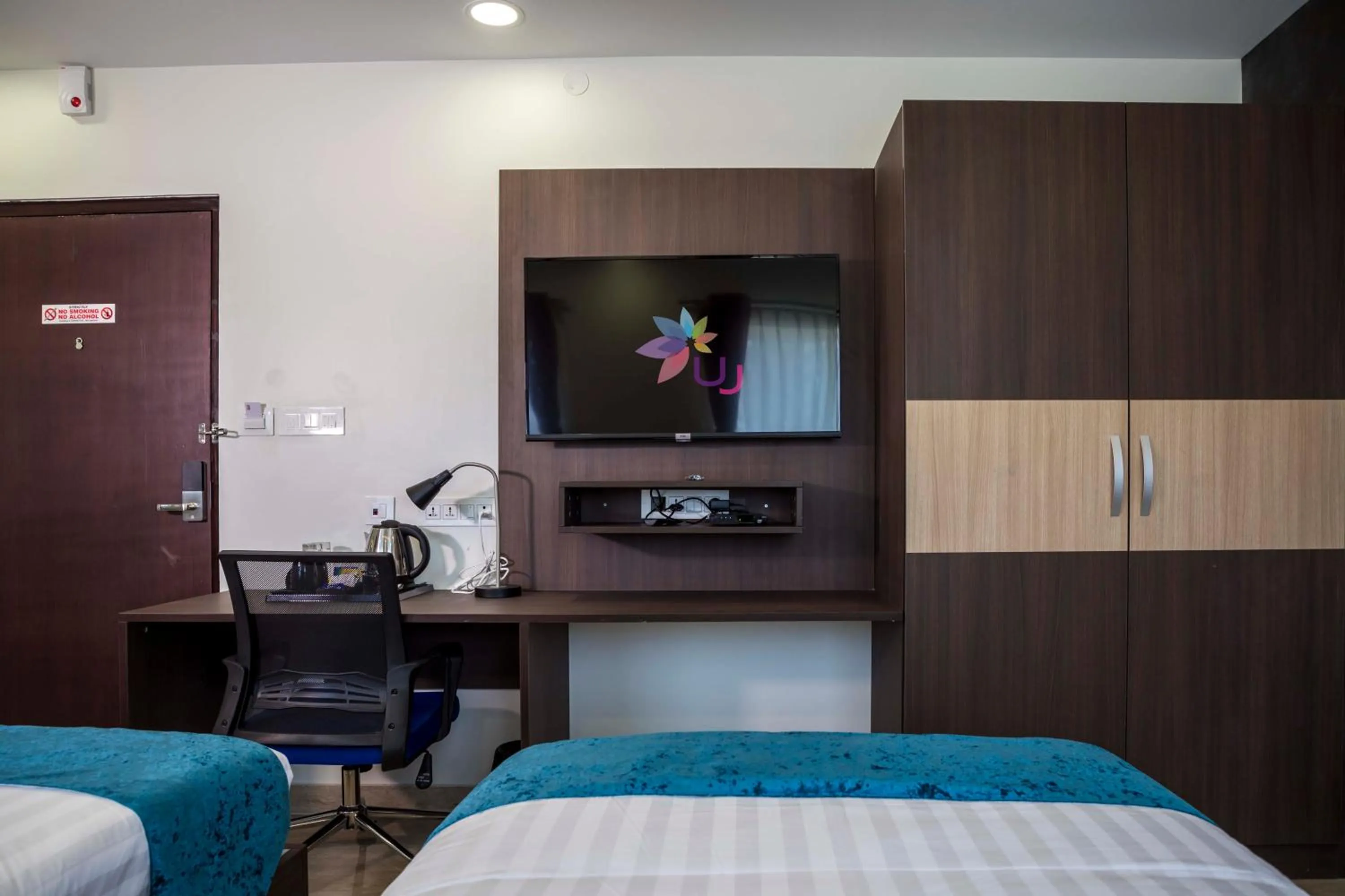 Photo of the whole room, Bed in Hotel Urban Jade