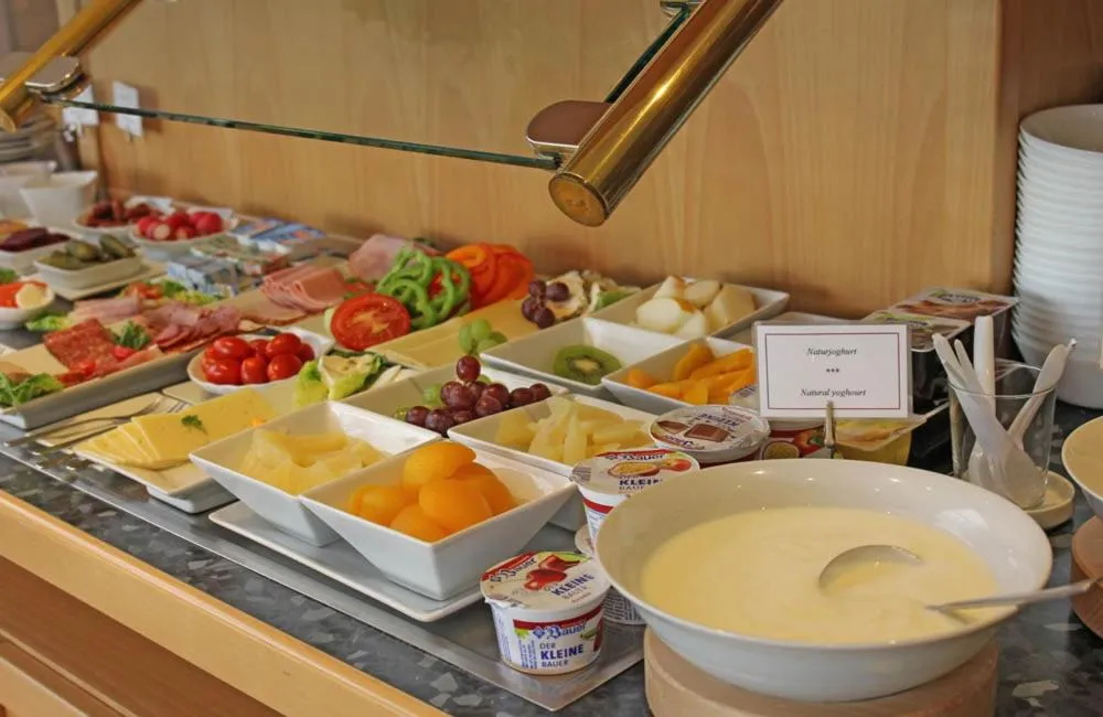 Breakfast in Hotel Lindenkrug