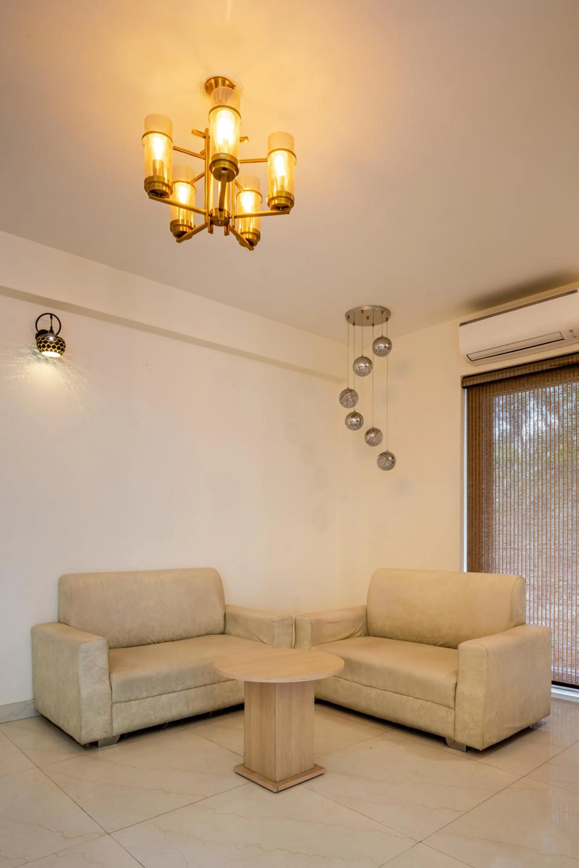 Lobby or reception in Hotel White Rock By The Solitaire Hospitality